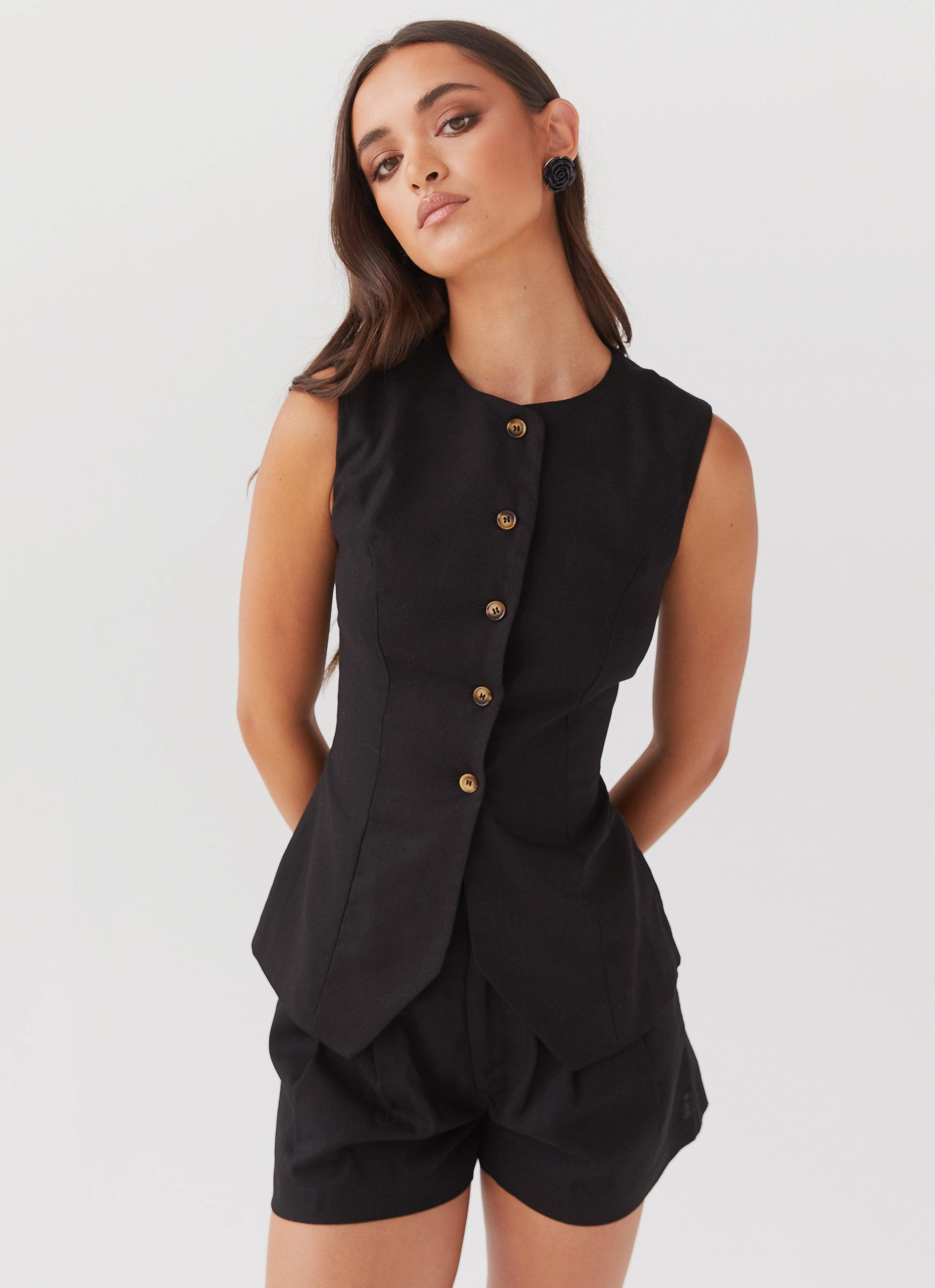 LayeredCuff Born For Bordeaux Linen Vest - Black