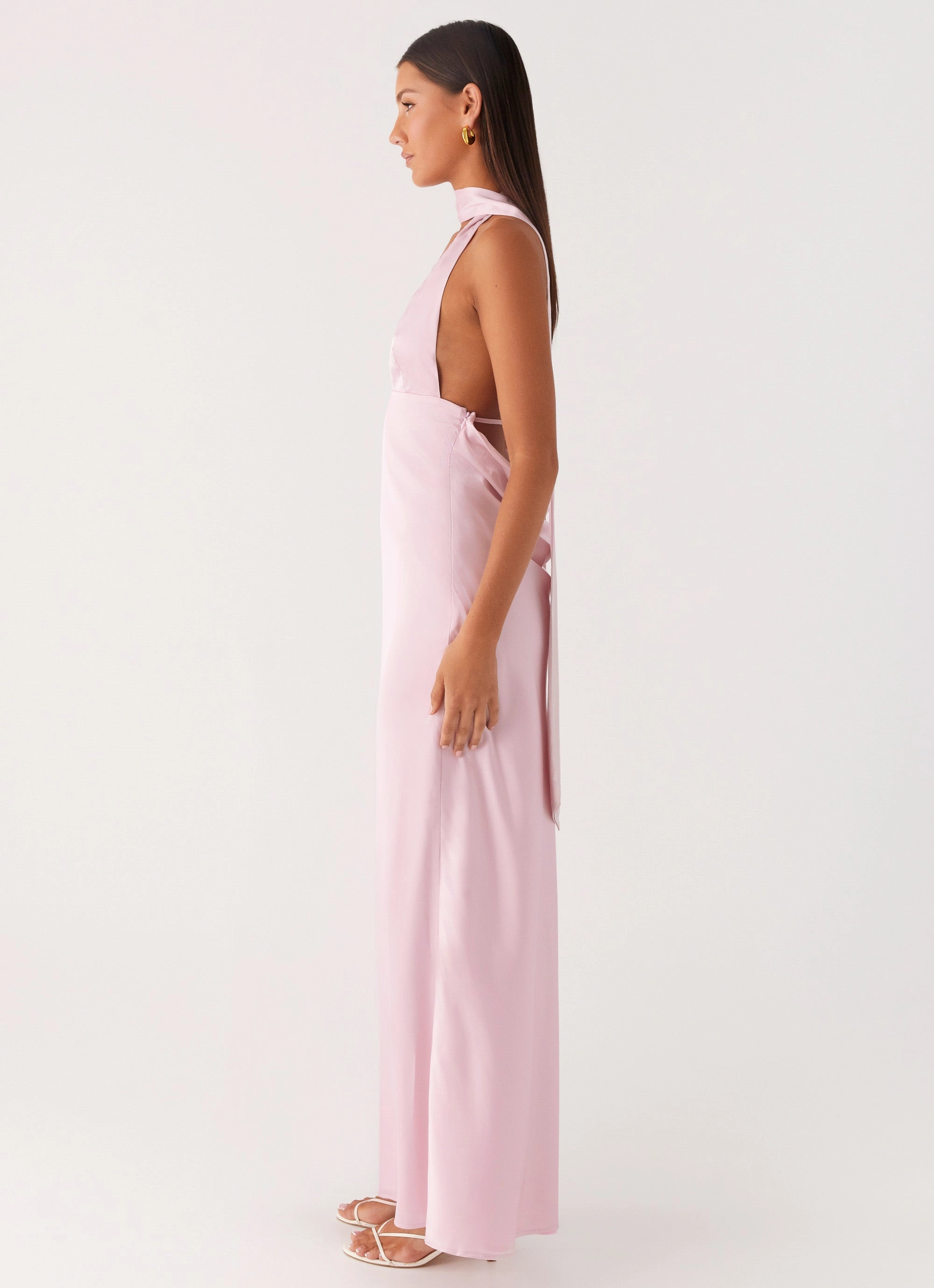Chic boho dress Weekend Favorite Alicia Satin Halter Maxi Dress - Baby Pink