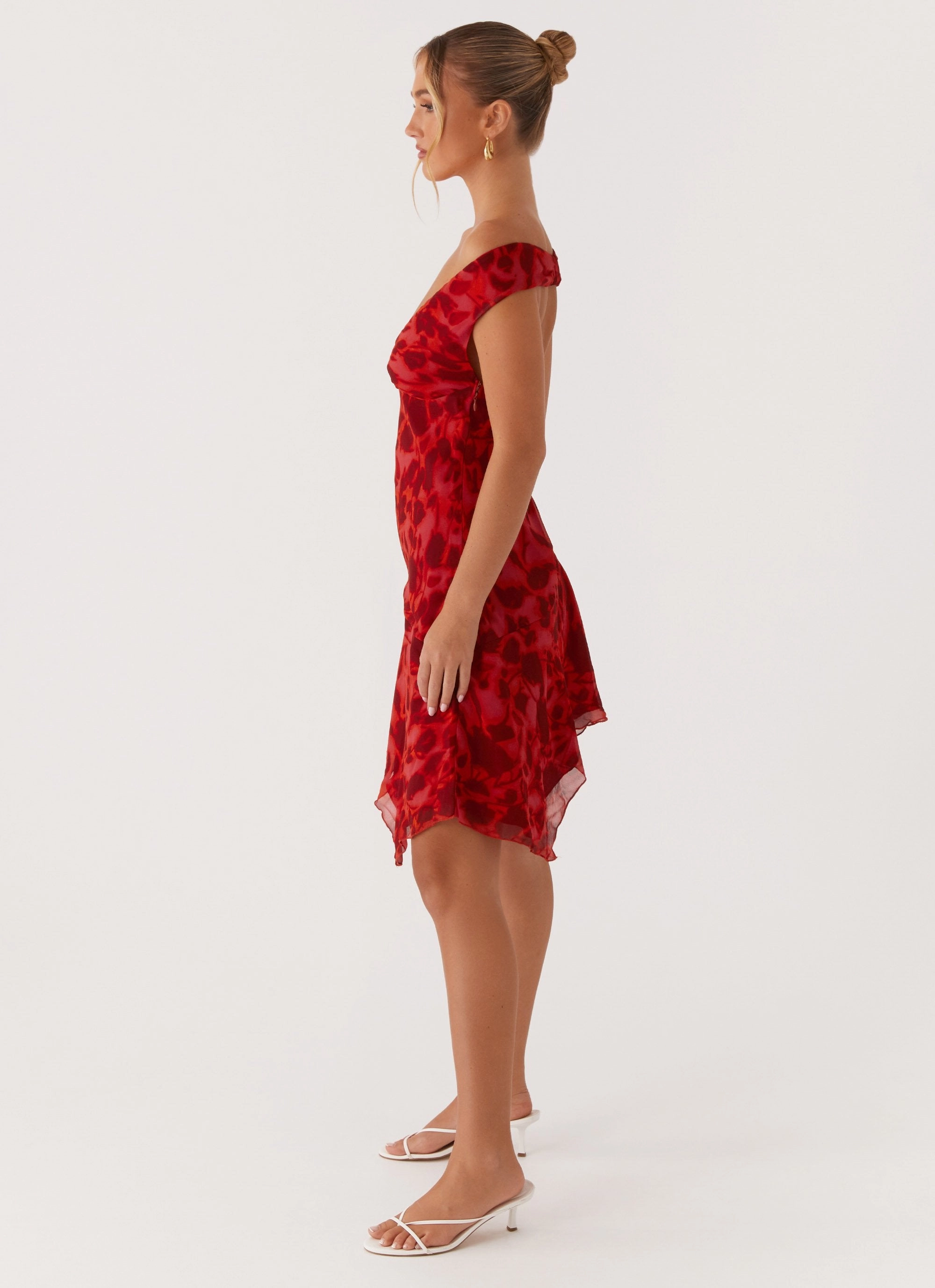 Alma Mini Dress - Deep Red Floral Sleek Tone Smart Vibe