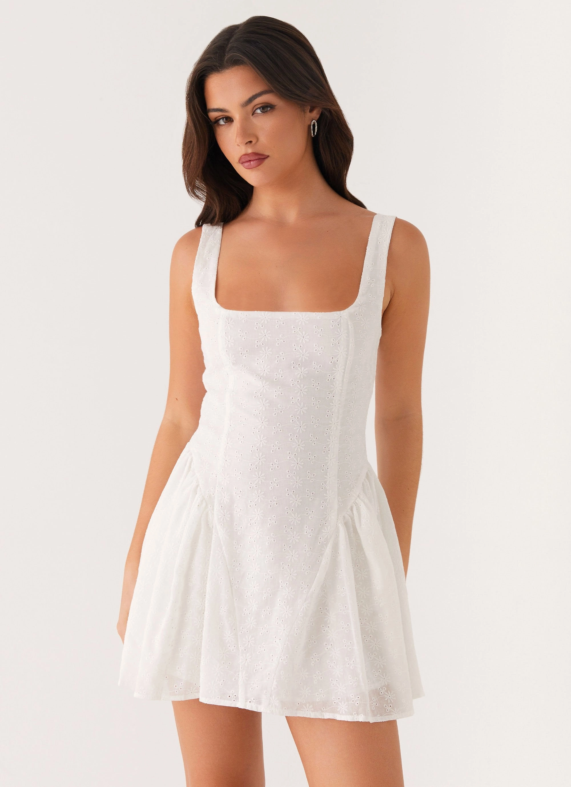 Alyssa Mini Dress - White Fluid movement Fashion Essential
