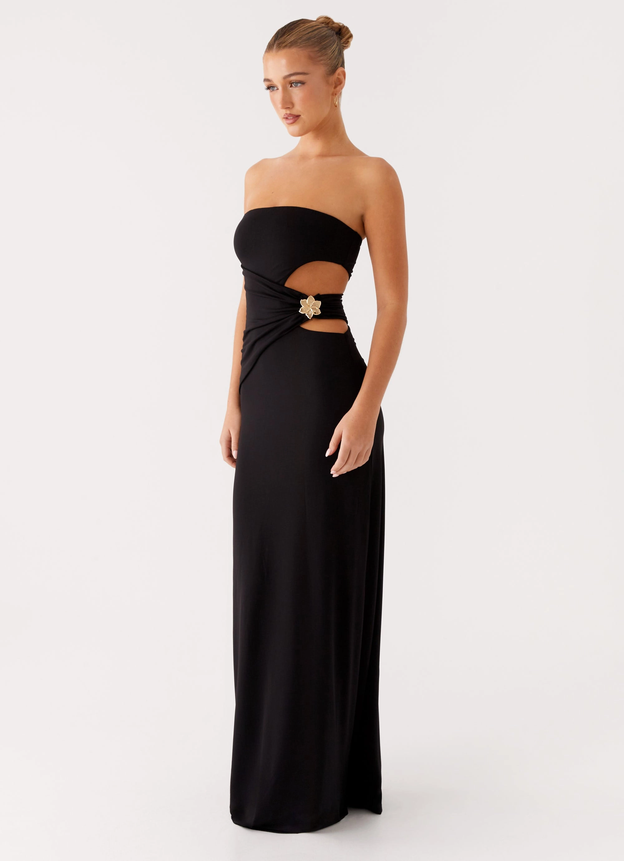 Simplistic Mood Casual day-to-night piece Anetta Maxi Dress - Black