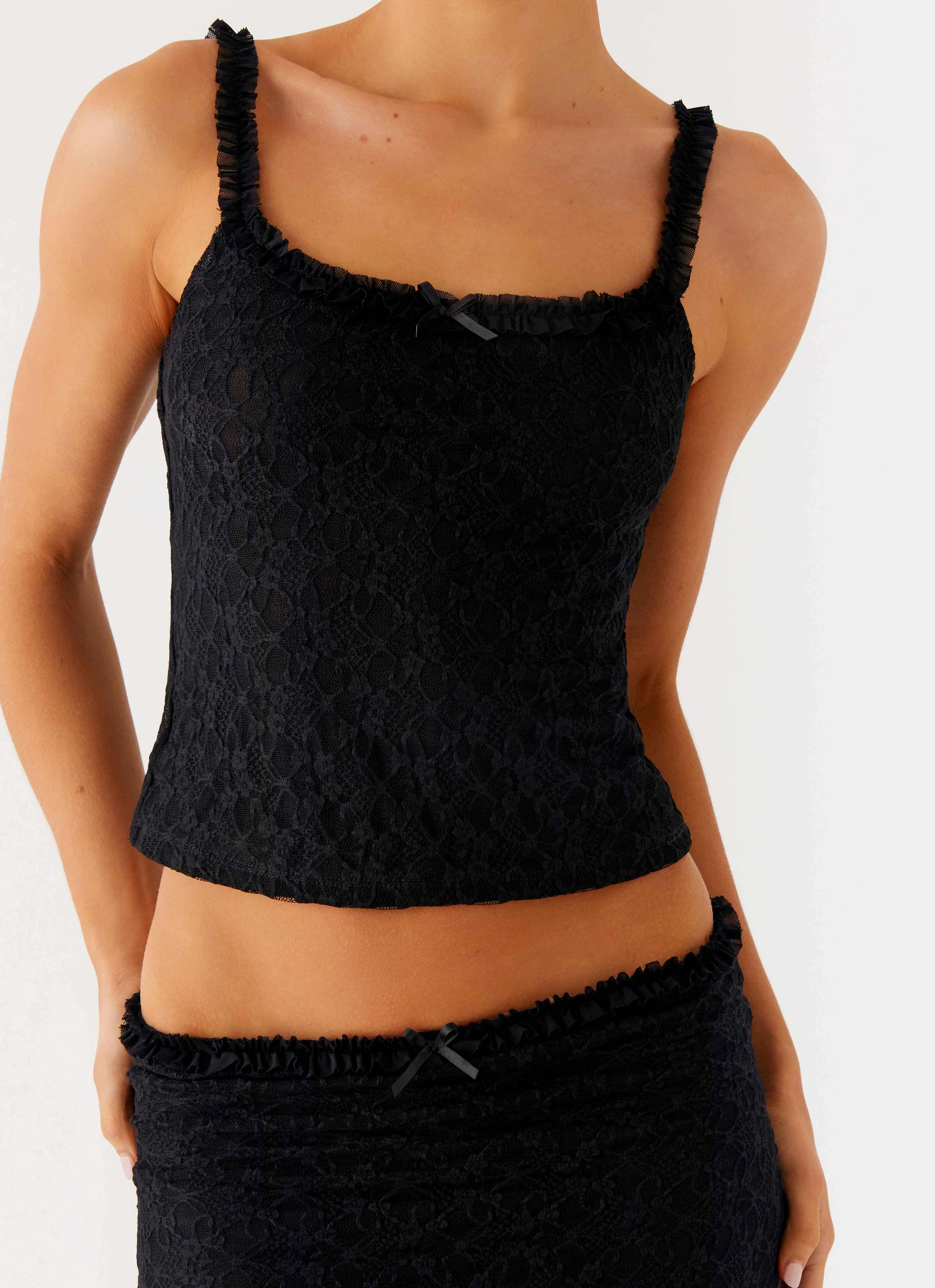 Ophira Cami Top - Black Smooth Seam Transition
