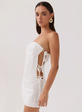 Move Free Polished Style Aura Tie Tube Dress - White