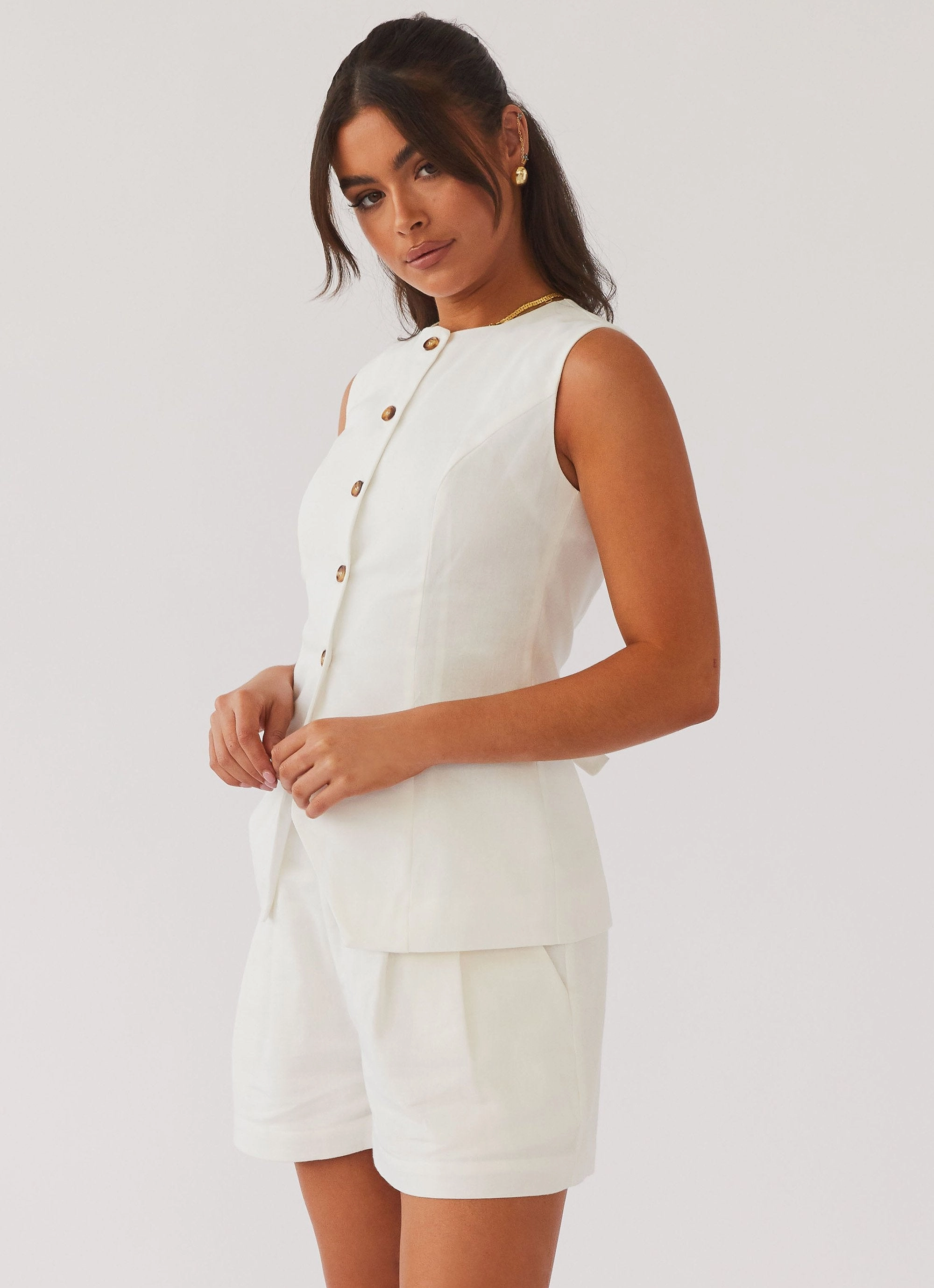 Born For Bordeaux Linen Shorts - White Cozy Waist