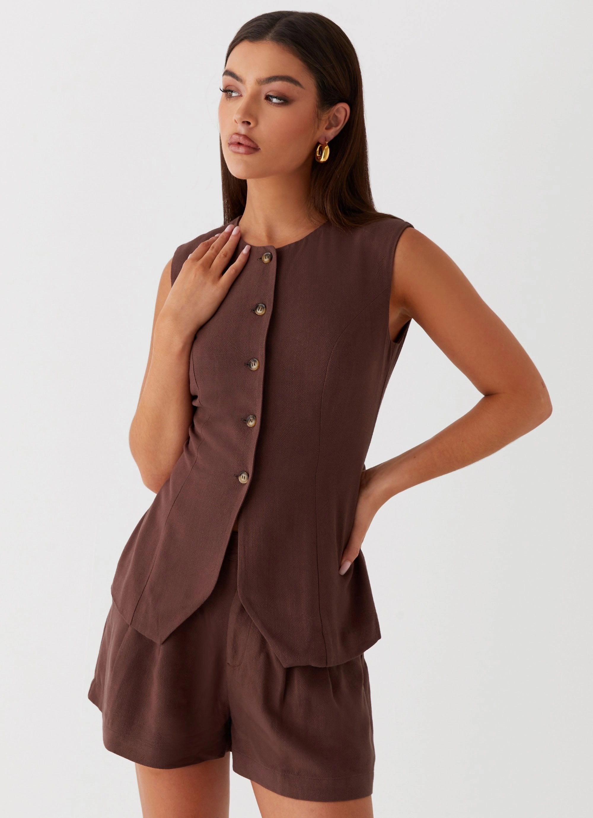 Born For Bordeaux Linen Vest - Brown Buttery Soft Handfeel Outdoor Adventure Wear