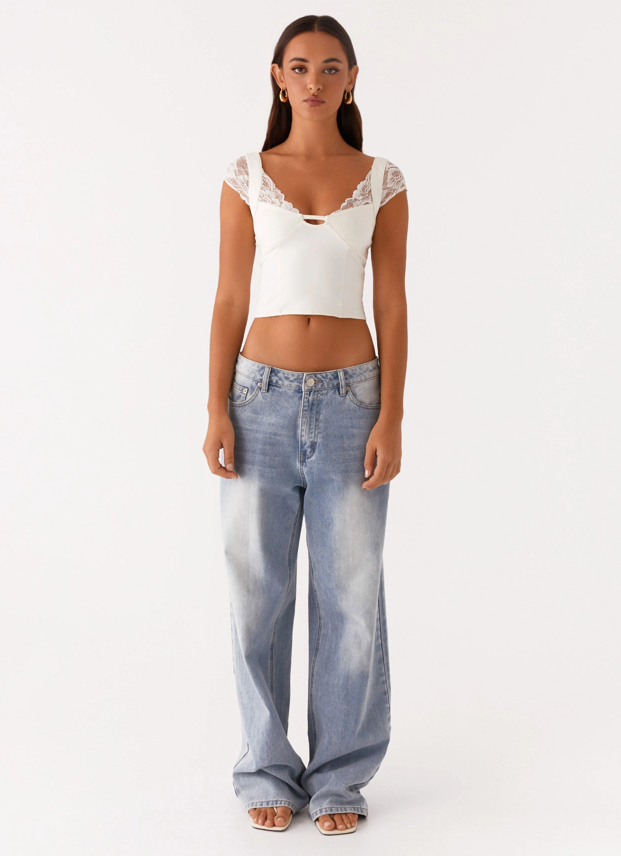 Hidden Ventilation Zones Torsion Support Structure Tabitha Lace Top - Lemon