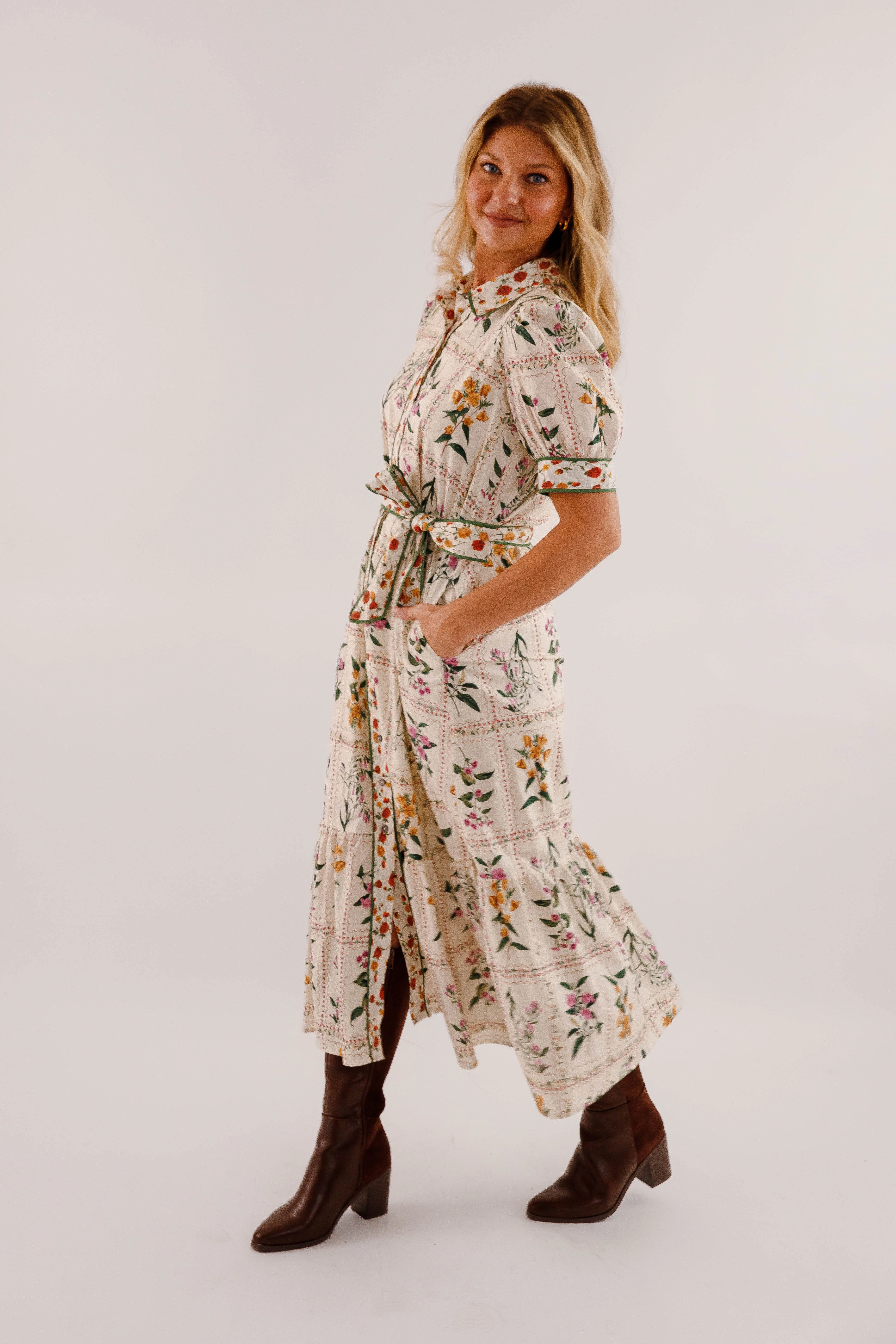 Airy Drape Pleated design Bringing Happiness Midi Dress
