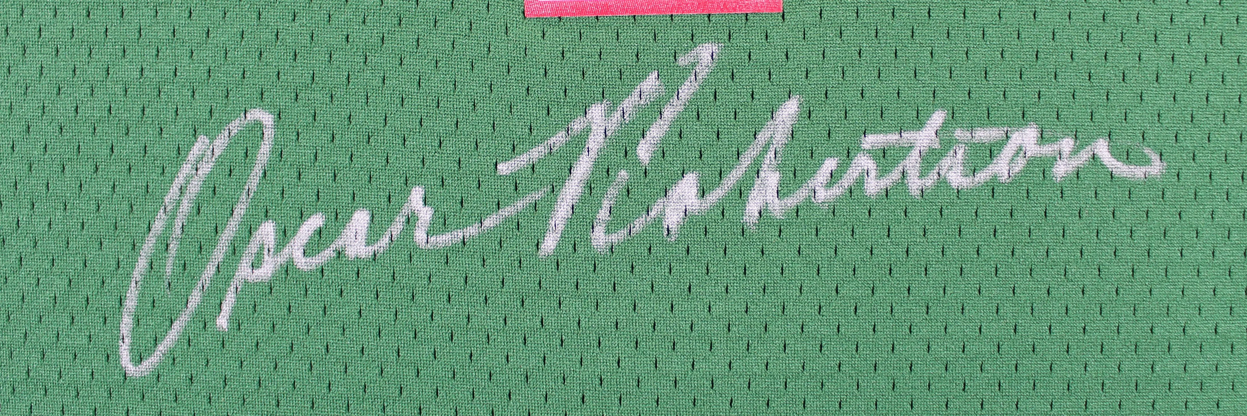 Bucks Oscar Robertson Signed 1970-71 Green M&N Swingman Jersey BAS Wit #2W333458