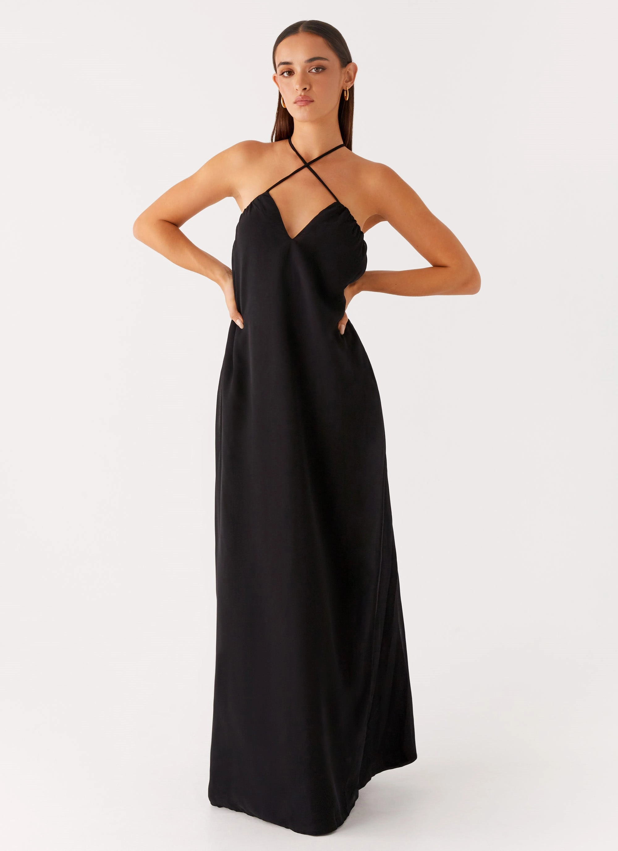 Saba Maxi Dress - Black Floating Shape Fashion Fit