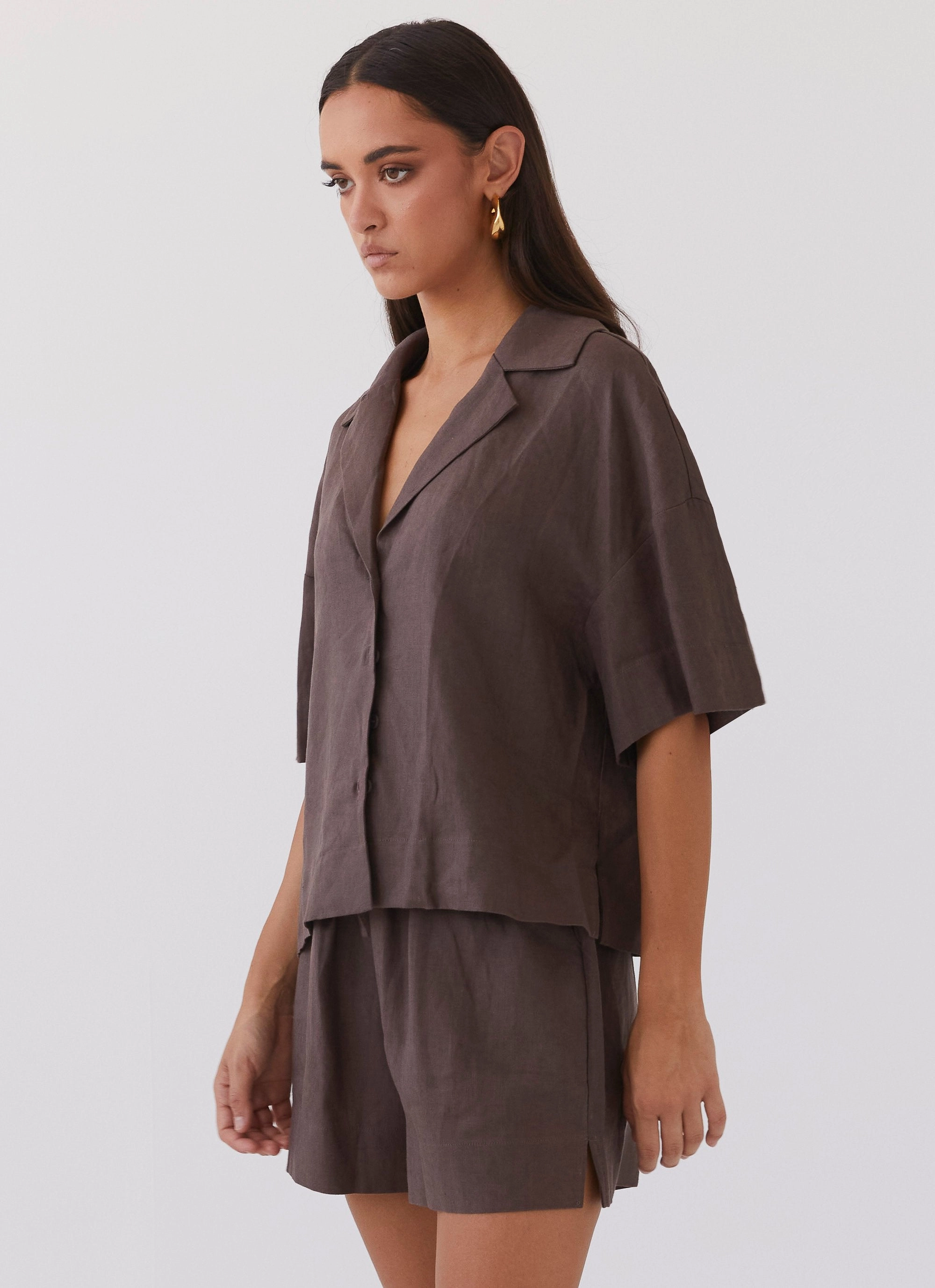 Chelsea Lounge Linen Shorts - Chestnut Double Stitched Seams snap closure