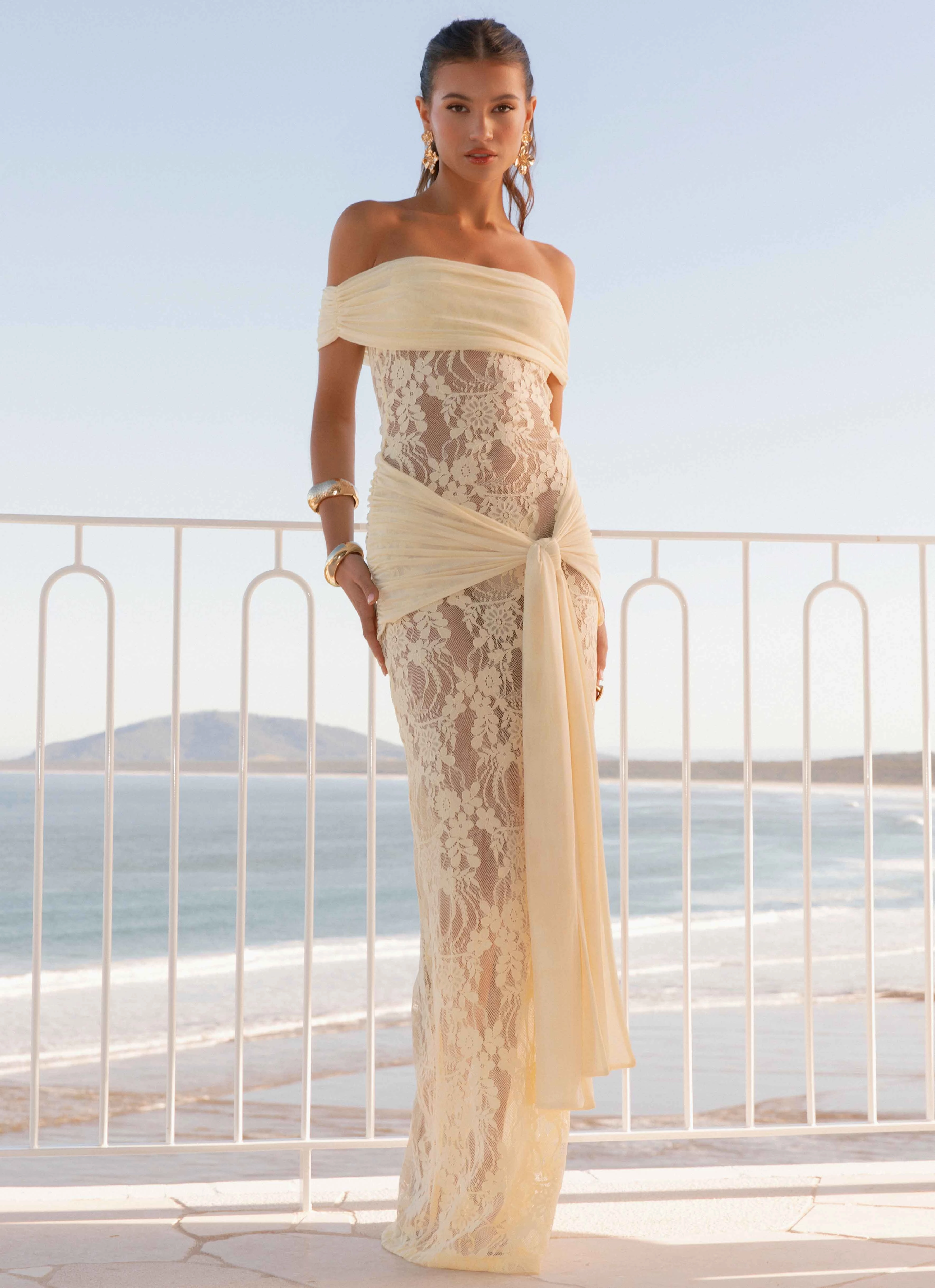 Petite friendly Gracie Twist Maxi Dress - Yellow