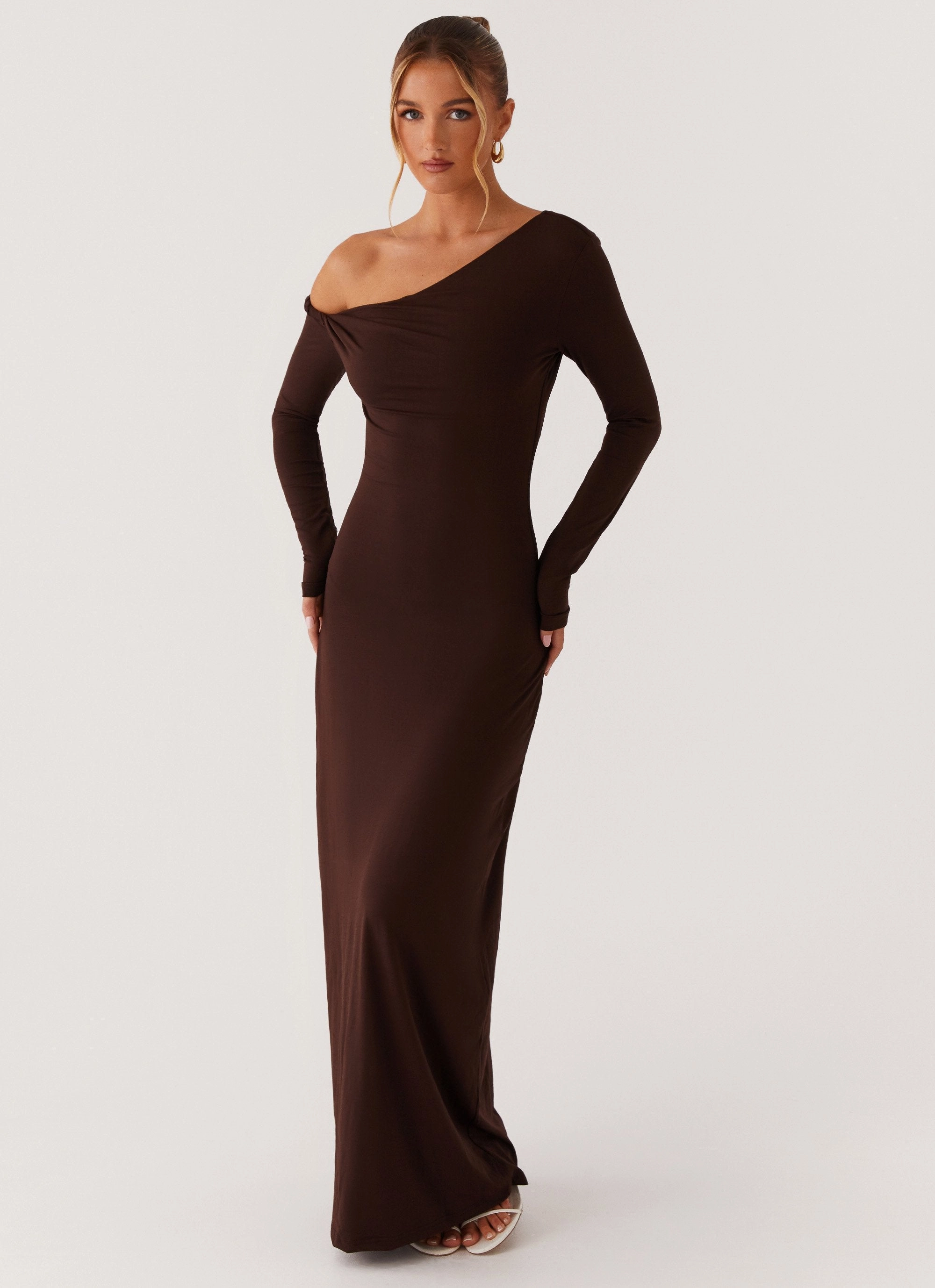 Jordana Twist Maxi Dress - Brown Eye Catching Subtle design
