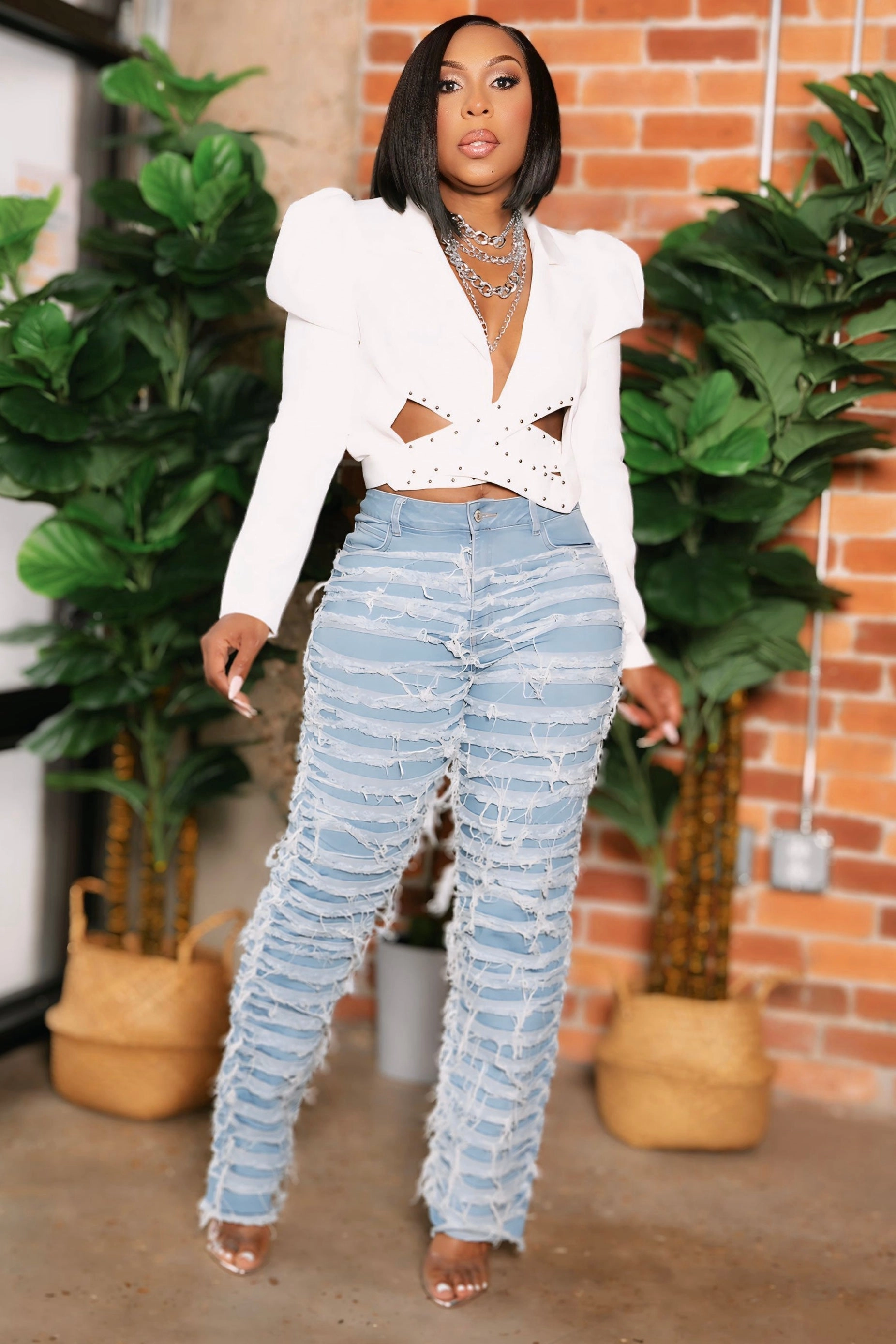 SeamlessConstruction Relaxed Wearable Shalandra Bold Statement Distressed Jeans