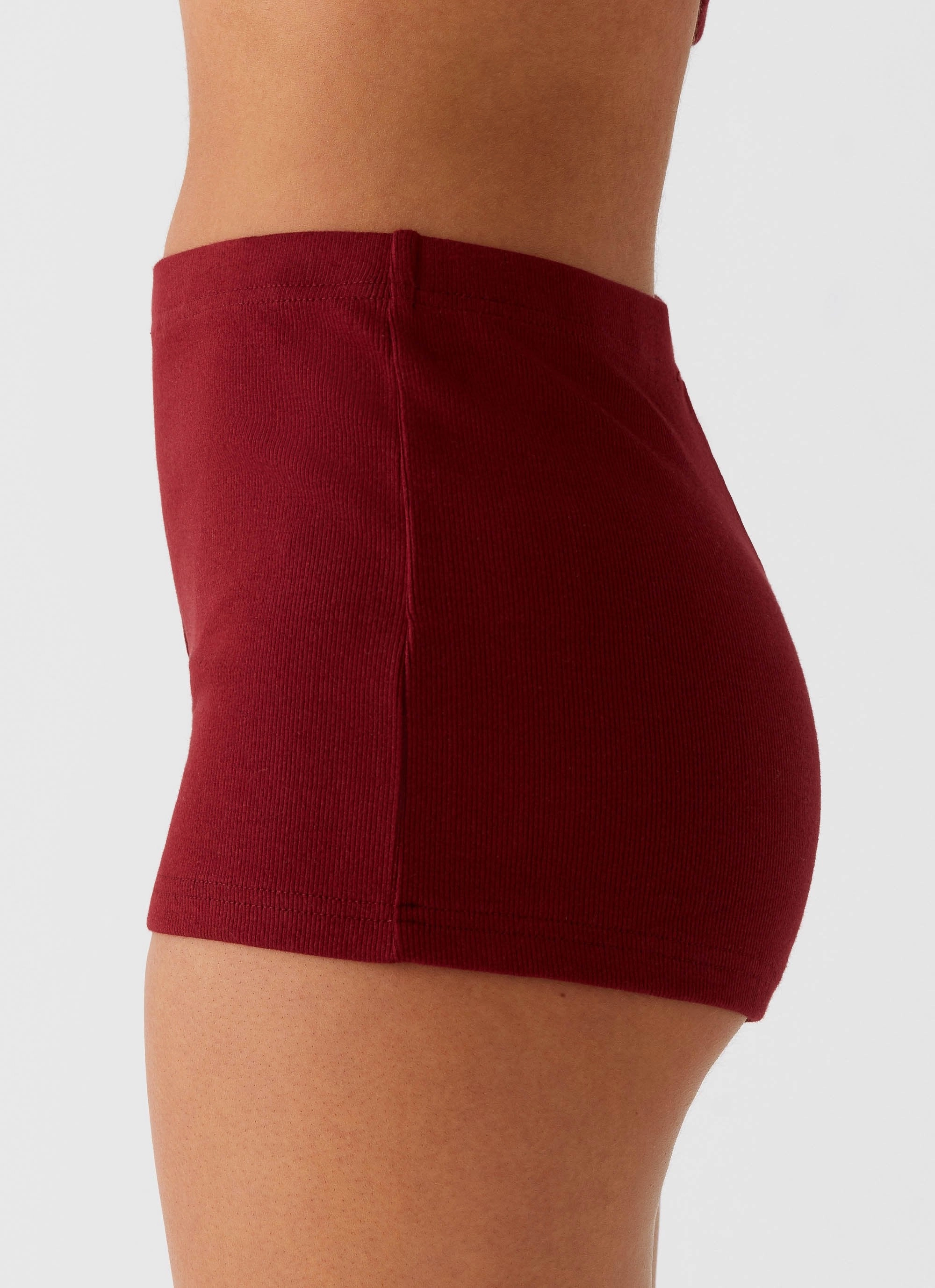 Spectate Mini Shorts - Maroon Functional Ease Stretch Movement