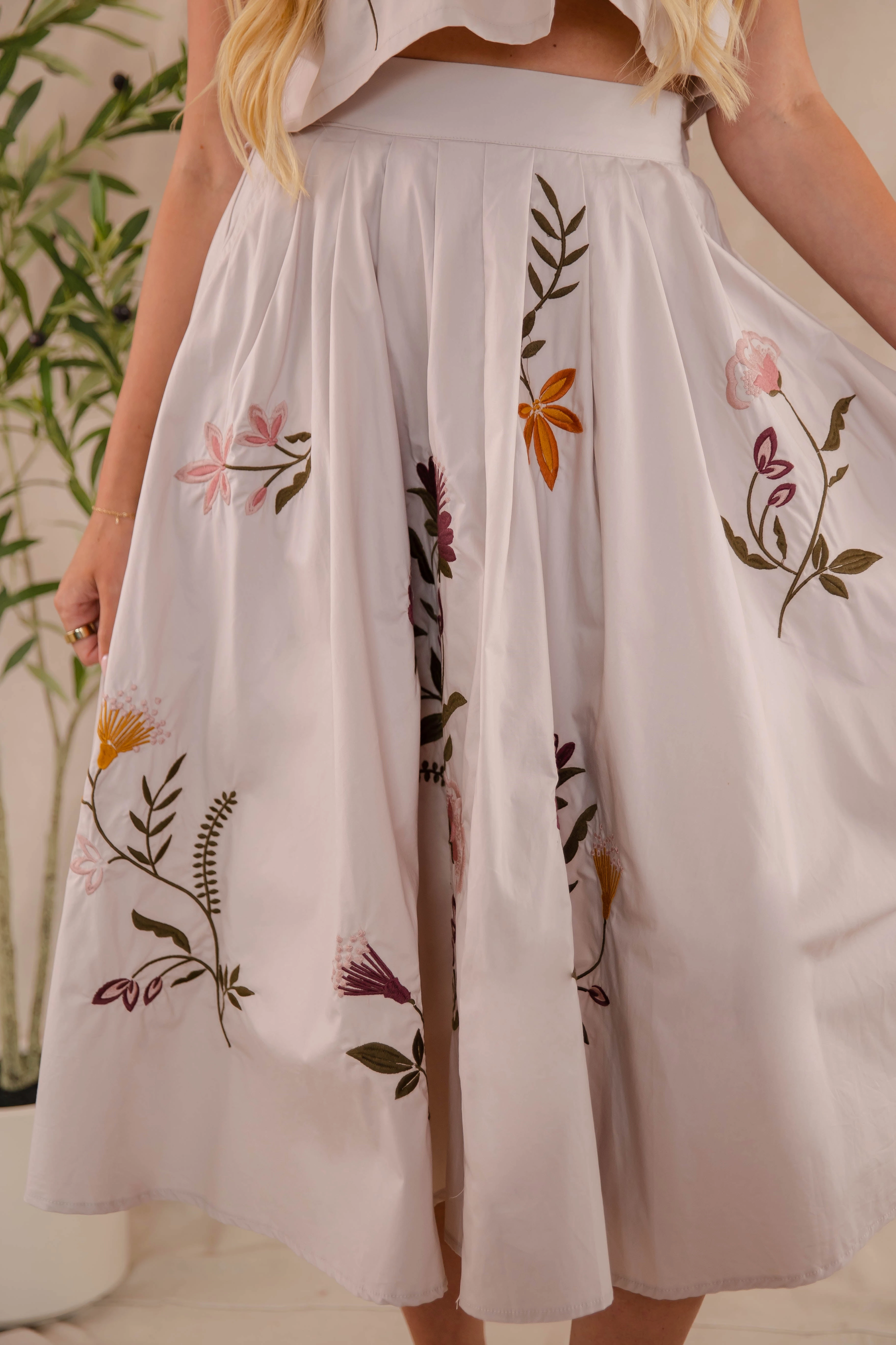 Minimal Cut Finding The Good Midi Skirt
