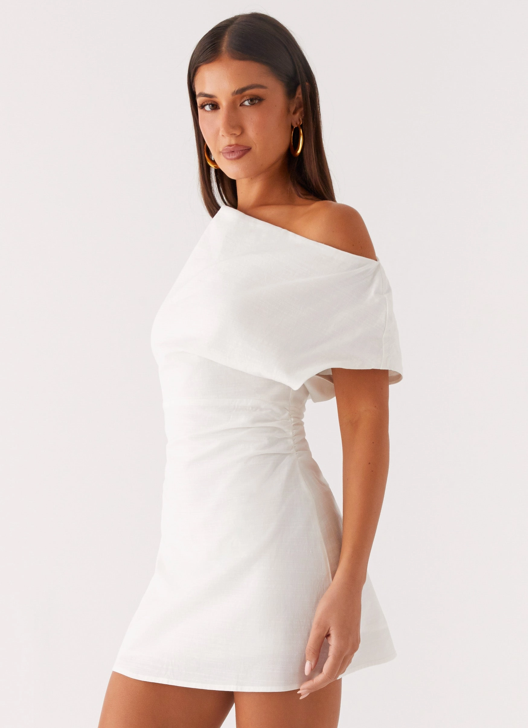 Vibrant Waist Fit Rooftop-Event Moonlight Oasis Asymmetrical Mini Dress - Off White