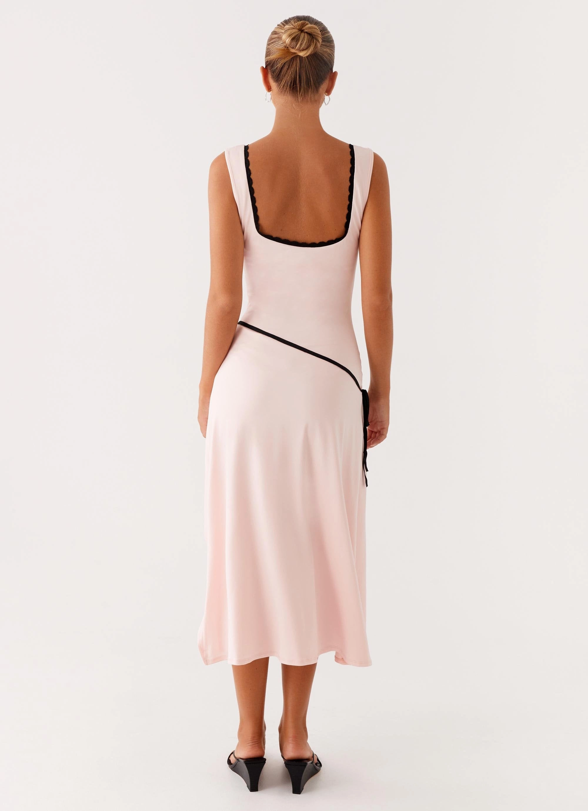 Darlene Midi Dress - Pink Smooth silhouette Luxurious Texture