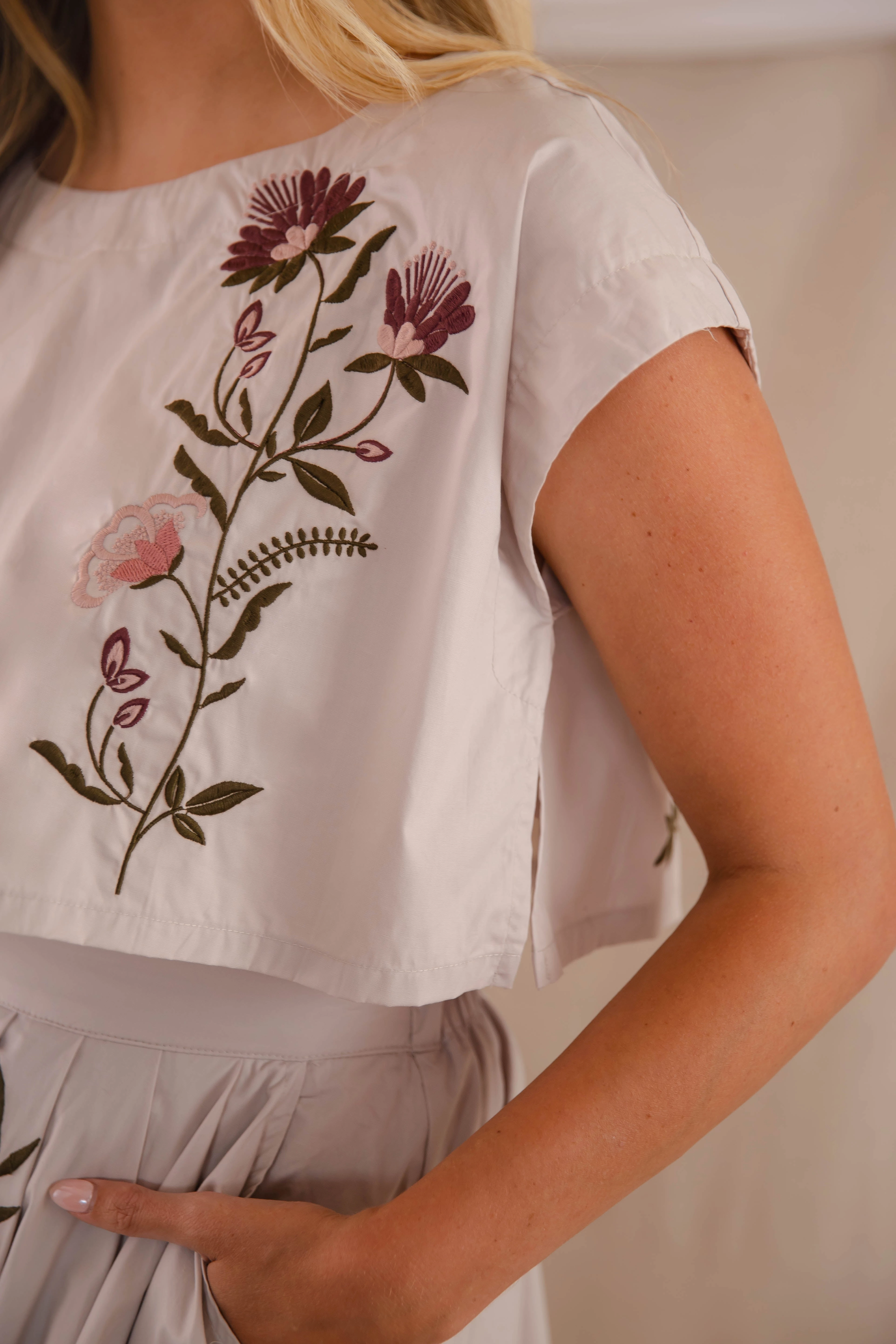 FrayResistant Fabric Fashionable Shirt Finding The Good Crop Top