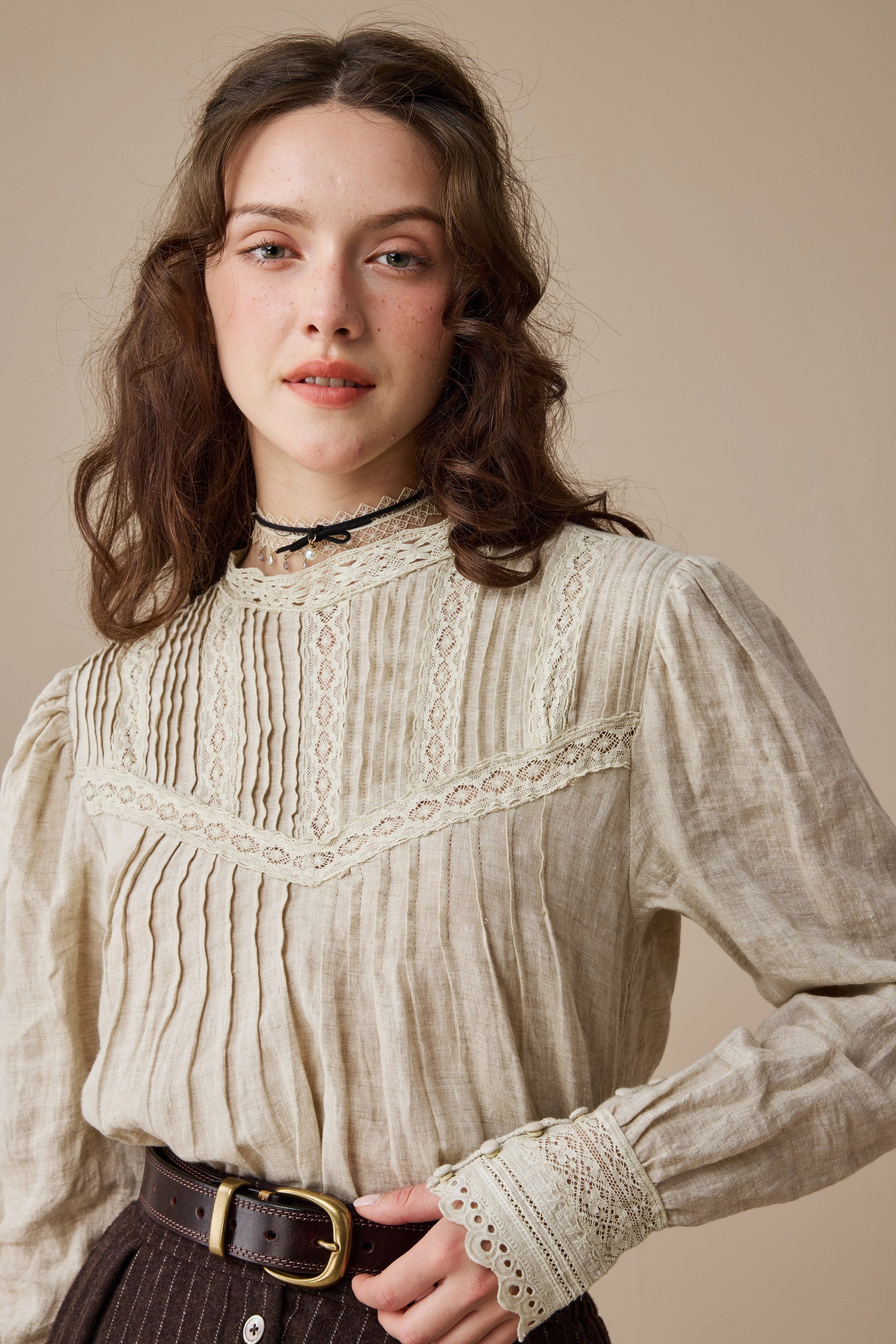 Casual Fit Minna 21 | Edward Linen Lace Blouse
