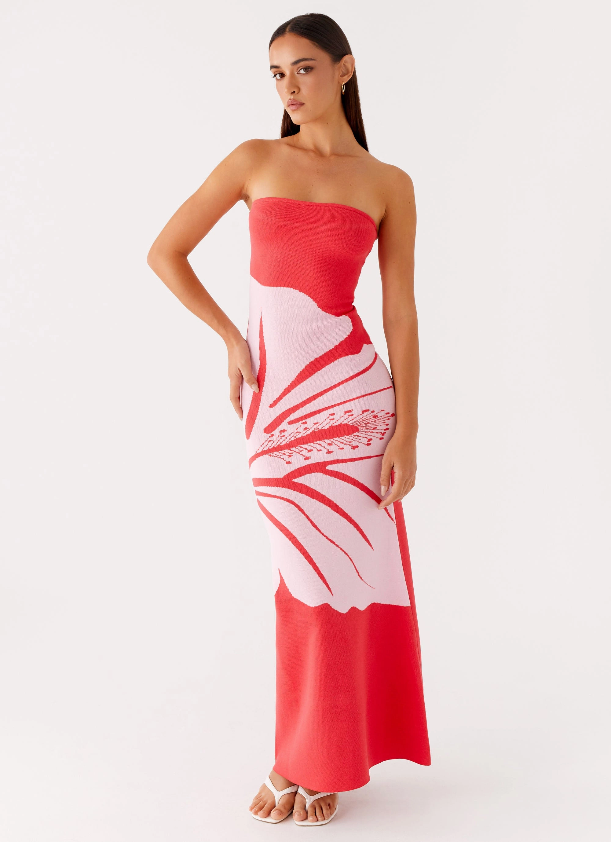 Soft Volume Minimalist Elegance Jala Strapless Knit Maxi Dress - Red Floral
