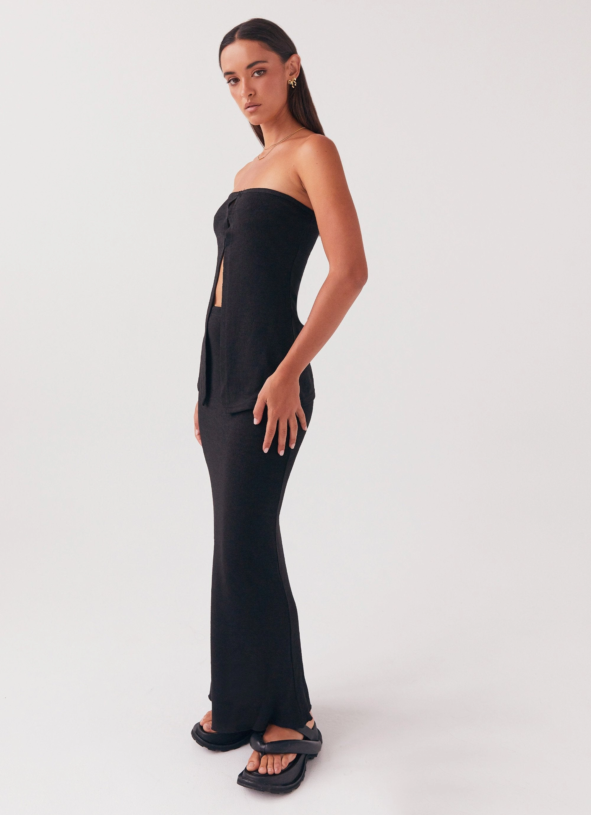 Delicate Lady Knit Maxi Skirt - Black UV protection layer