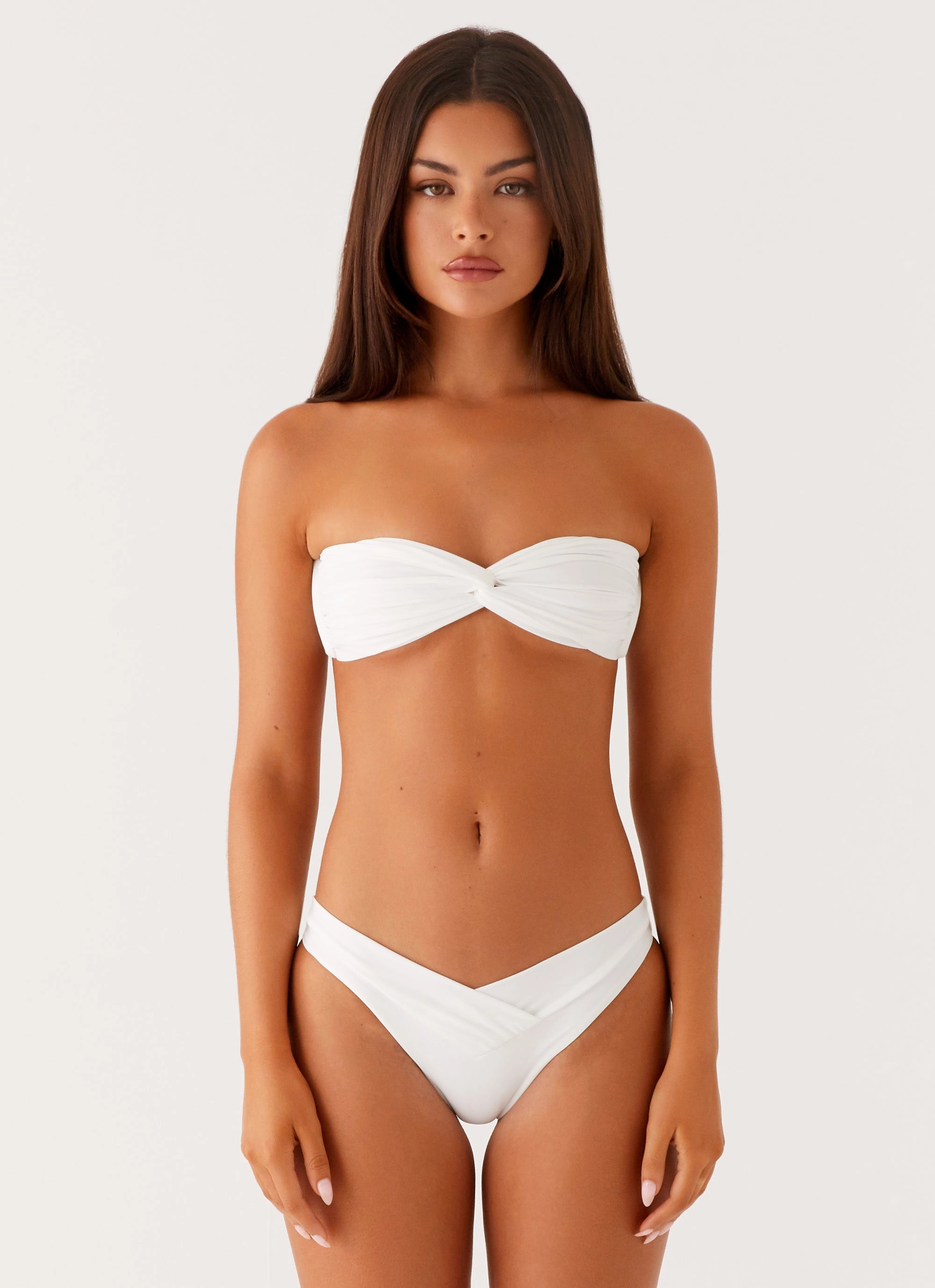 SeamFree Edges Pockets included Delta Bandeau Bikini Top - White