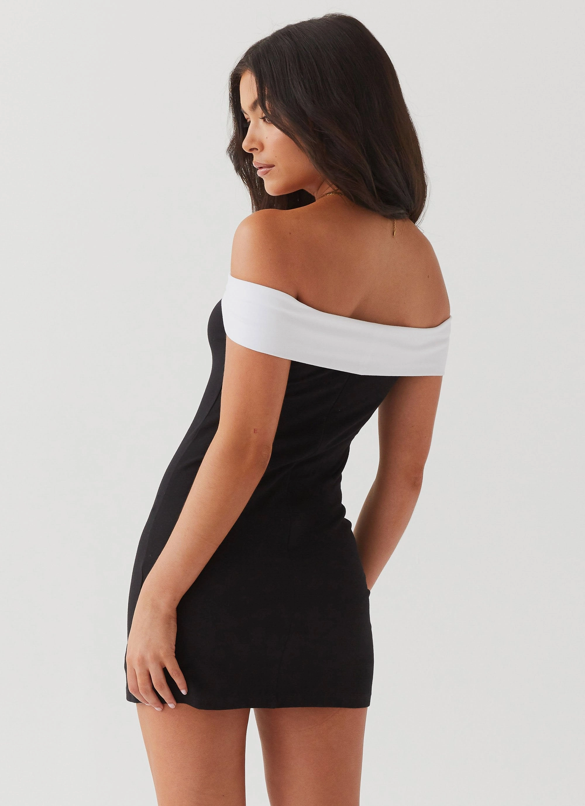 Stylish Waistband Diamonds and Pearls Mini Dress - Black