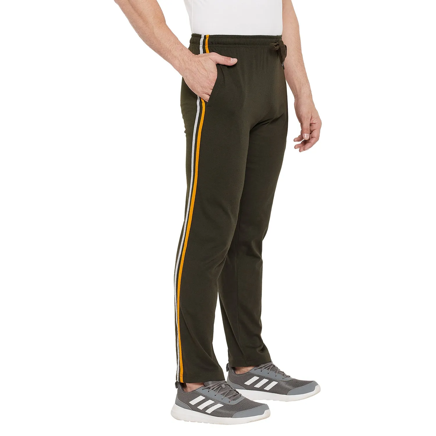 Duke Stardust Men Solid Regular Track Pant (MLF5622)