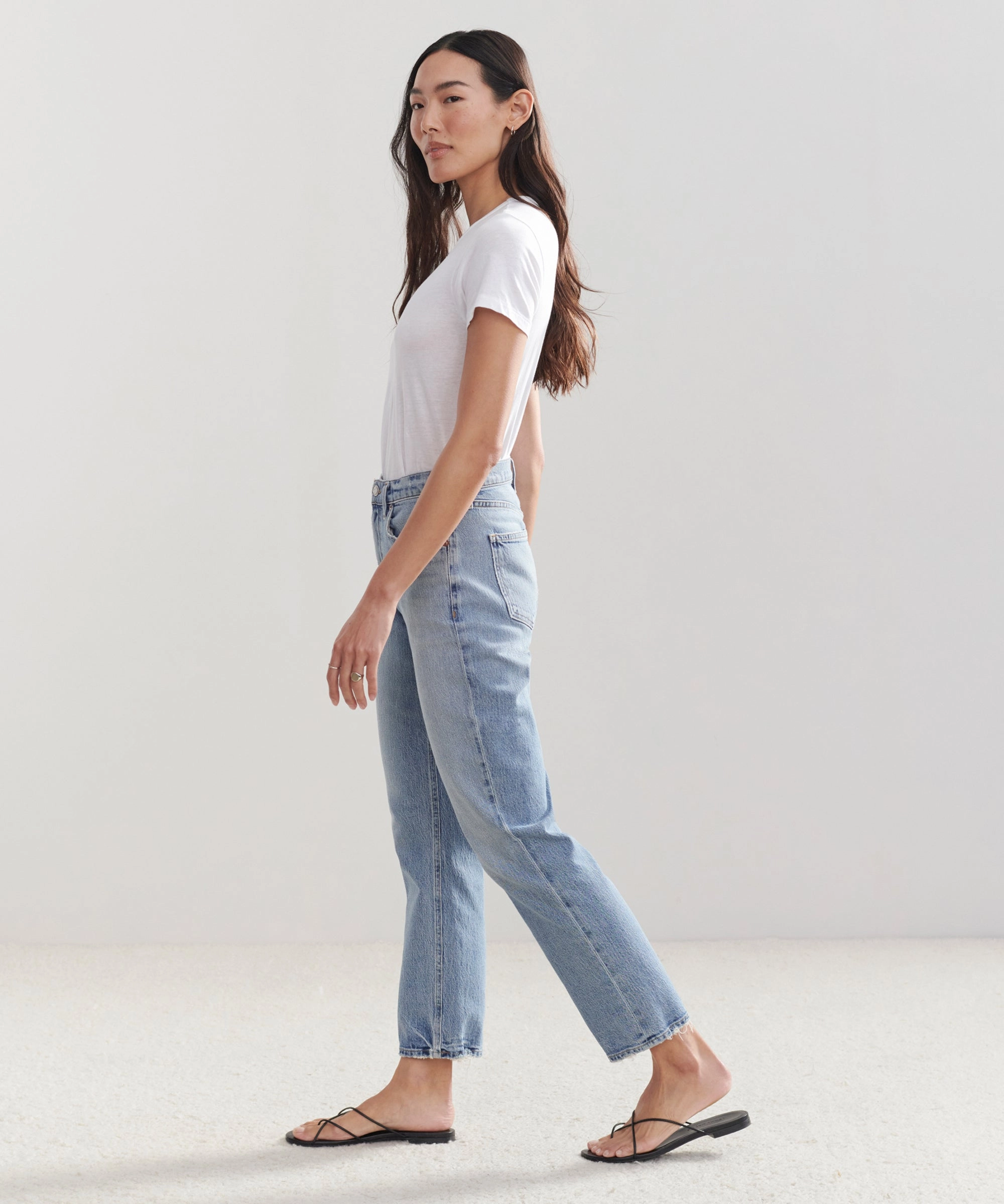 Comfortable Fit Look High Rise Stovepipe Jean