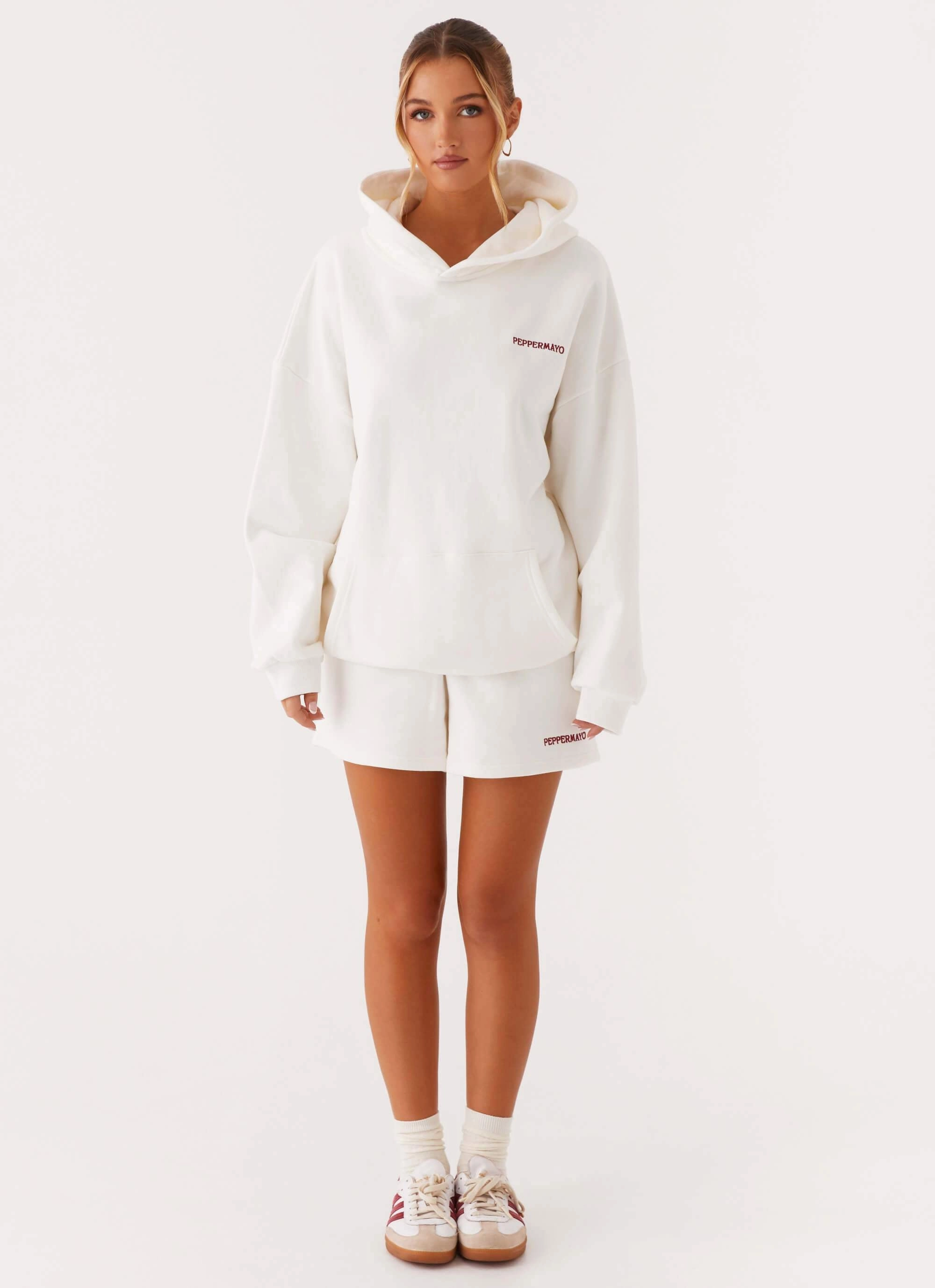 Relaxed Wearable No Ride Up Design Signature Sweatshorts - Ivory