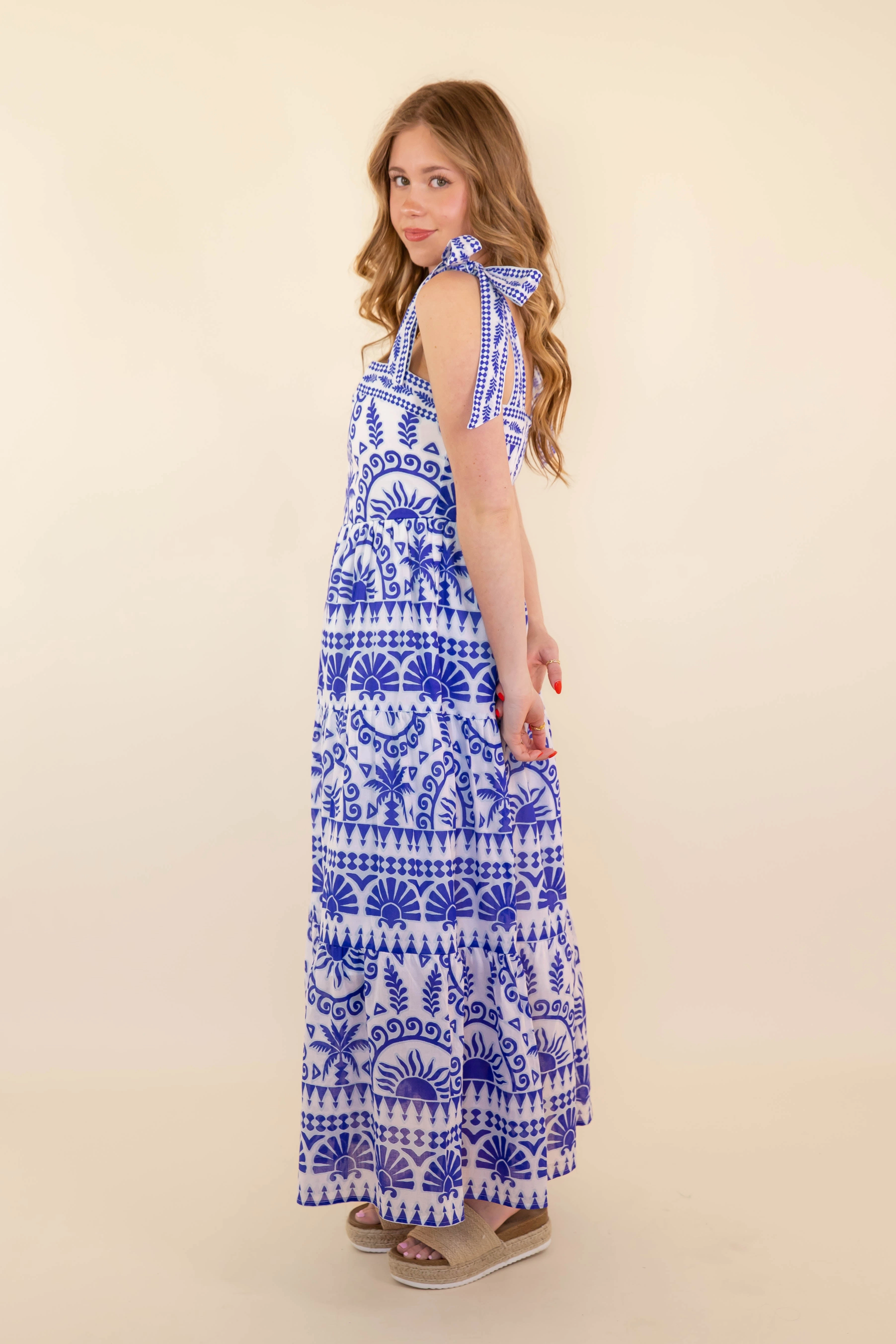 Sightseeing in Santorini Maxi Dress Semi Fit Feminine Details