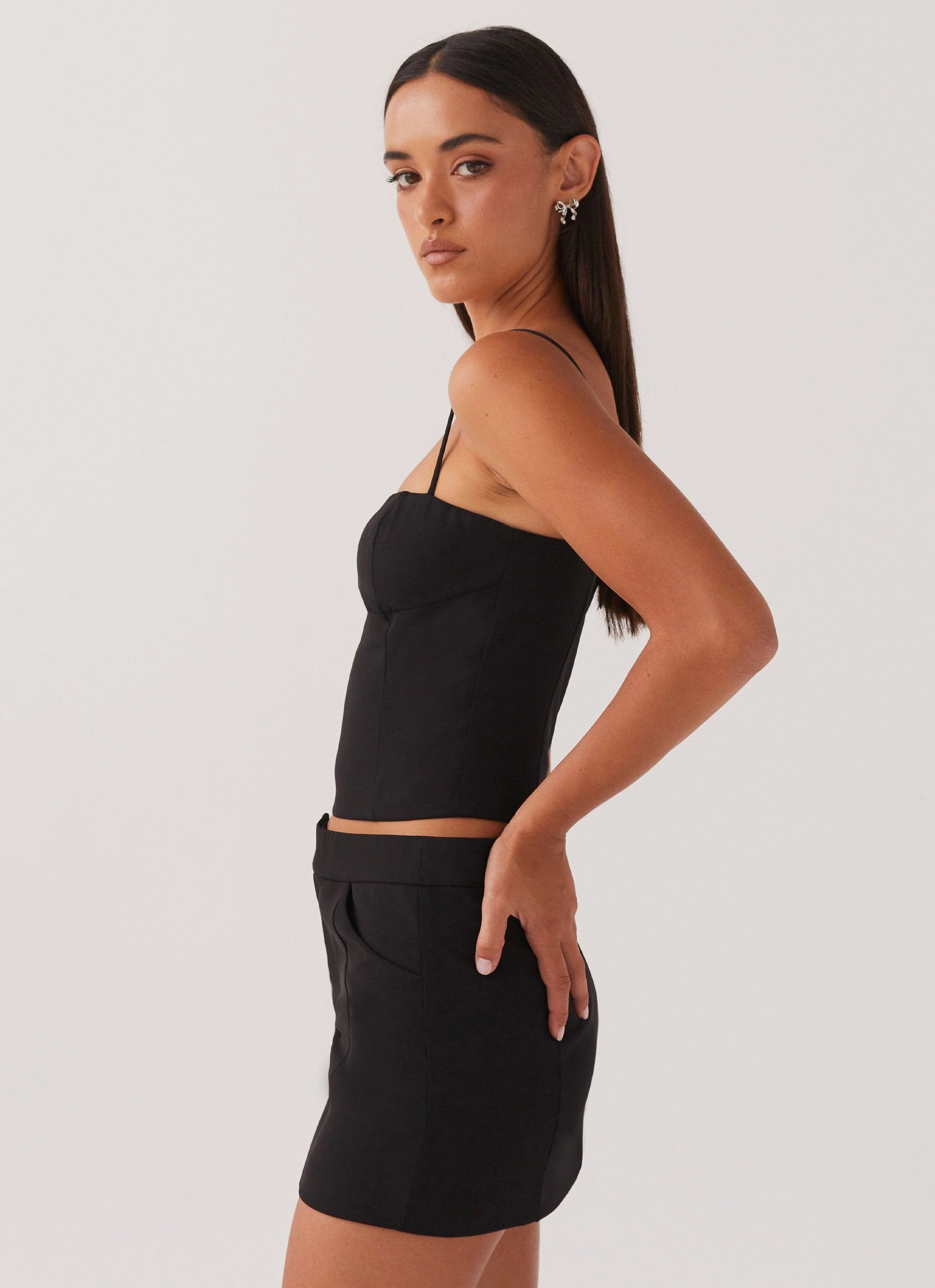 Eliana Crop Top - Black Soft Pullover