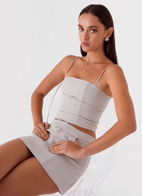 Non Slip Shoulder Seams Eliana Crop Top - Grey