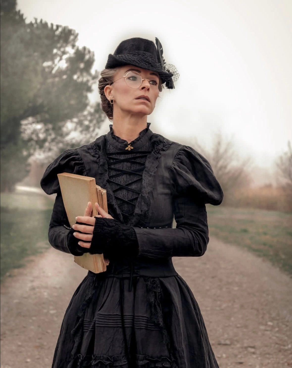 Elizabeth 15 | Victorian Linen Dress MoistureWickingTechnology