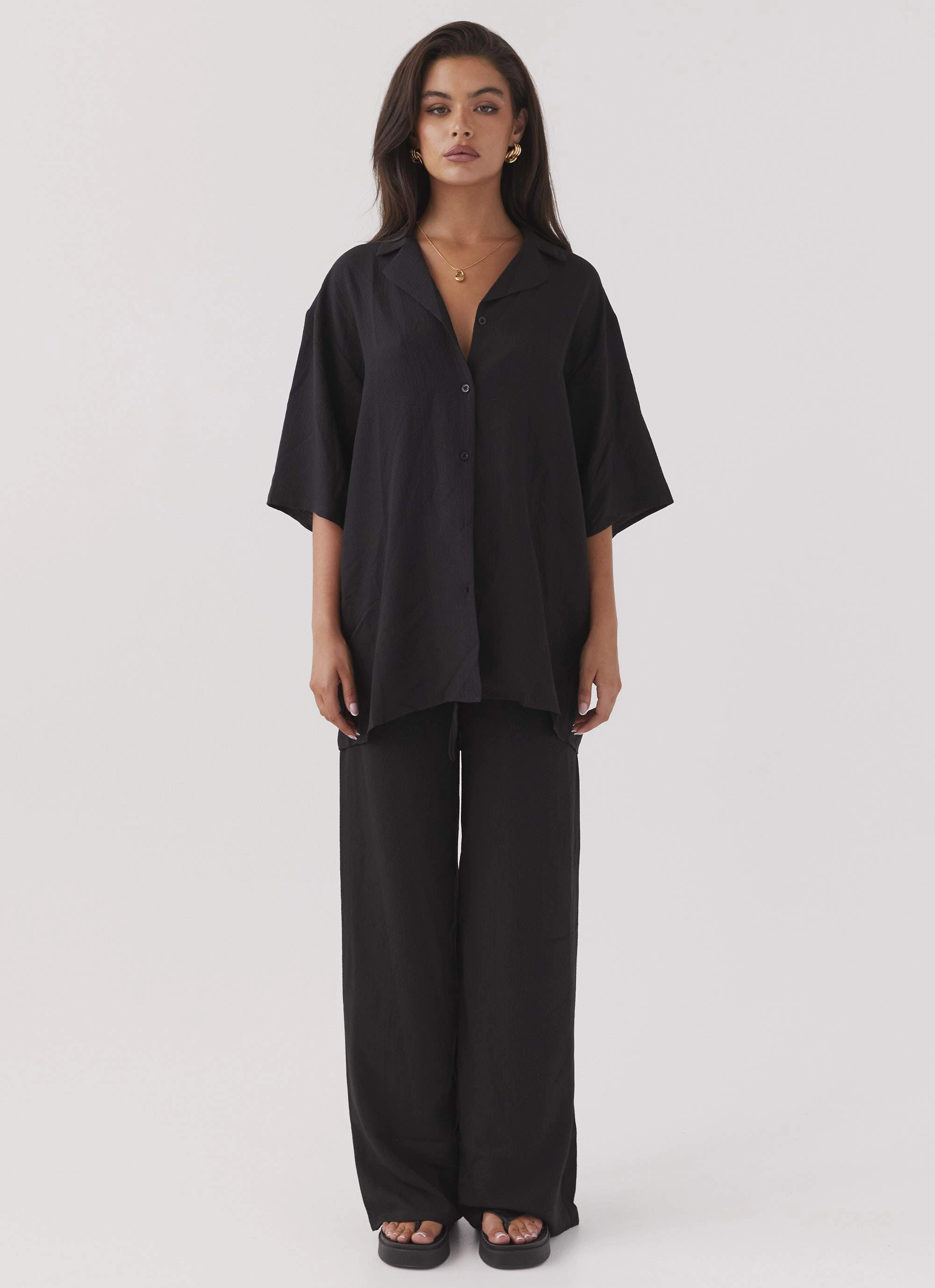 Rainy Day Option Button Closure The Good Days Shirt - Black