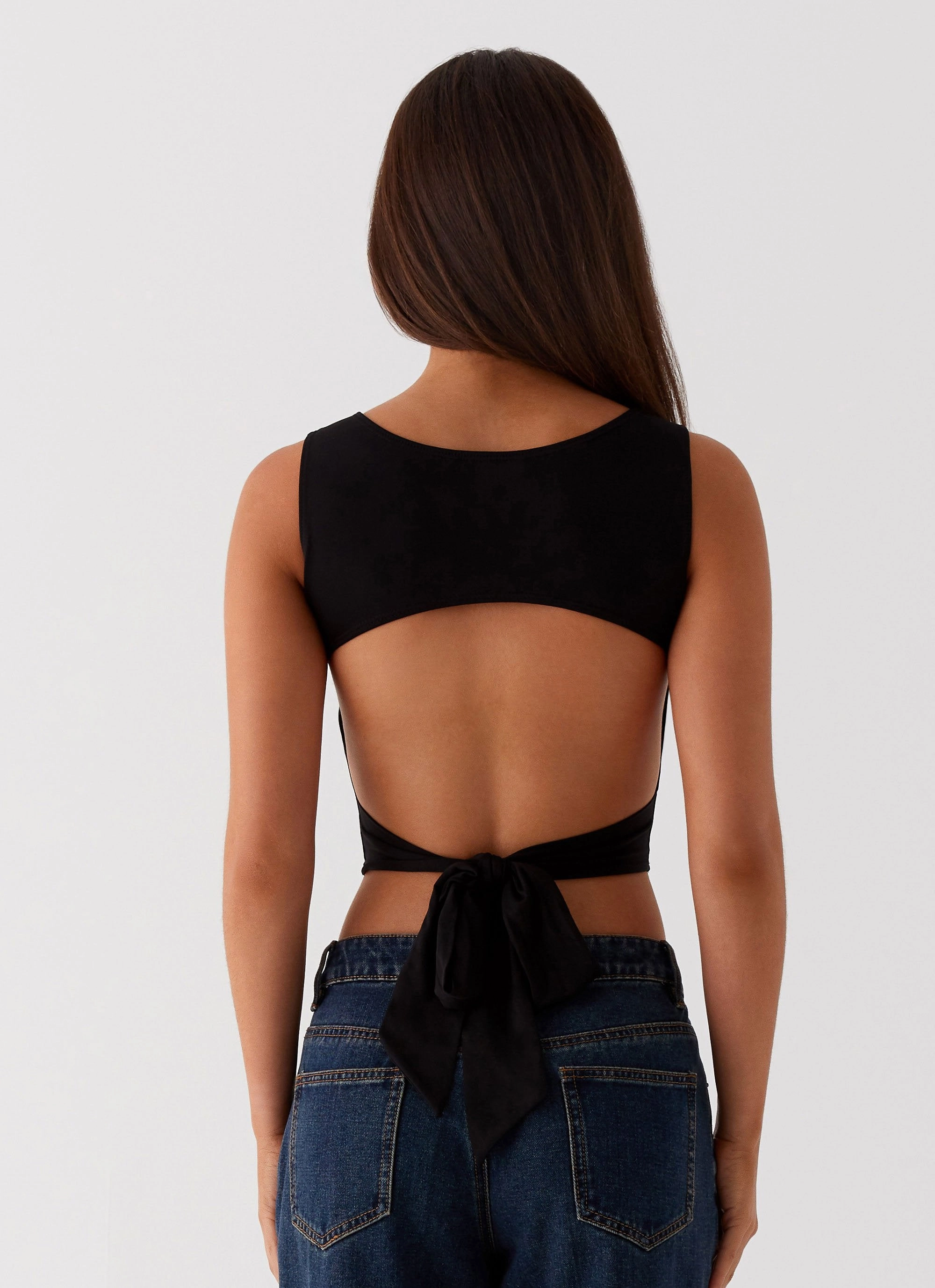 Saskie Crop Top - Black Flatlock Seam AntiSlipGrip