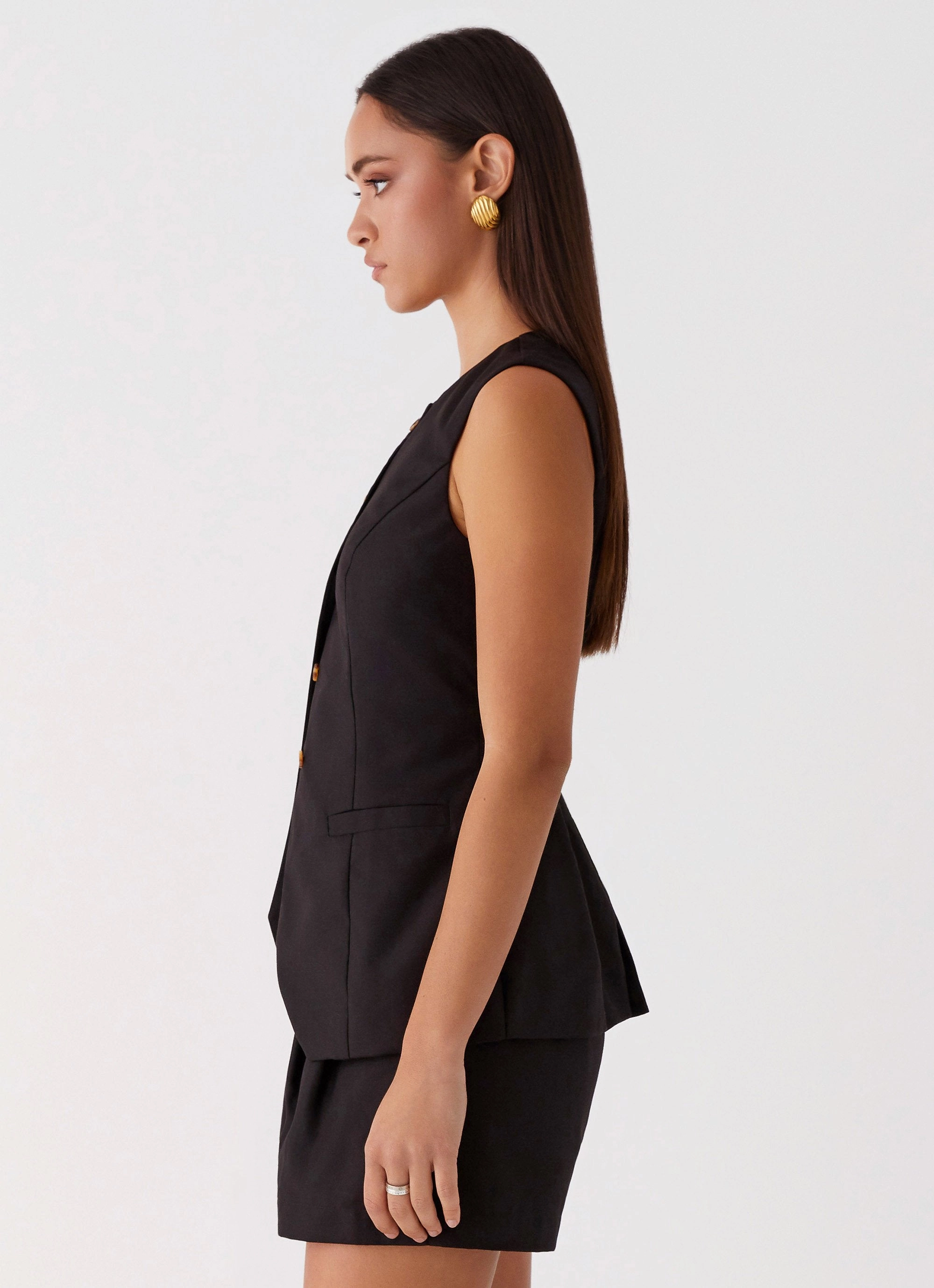 Flattering Drape Linen Blend Fabric Siena Style Tailored Vest - Black