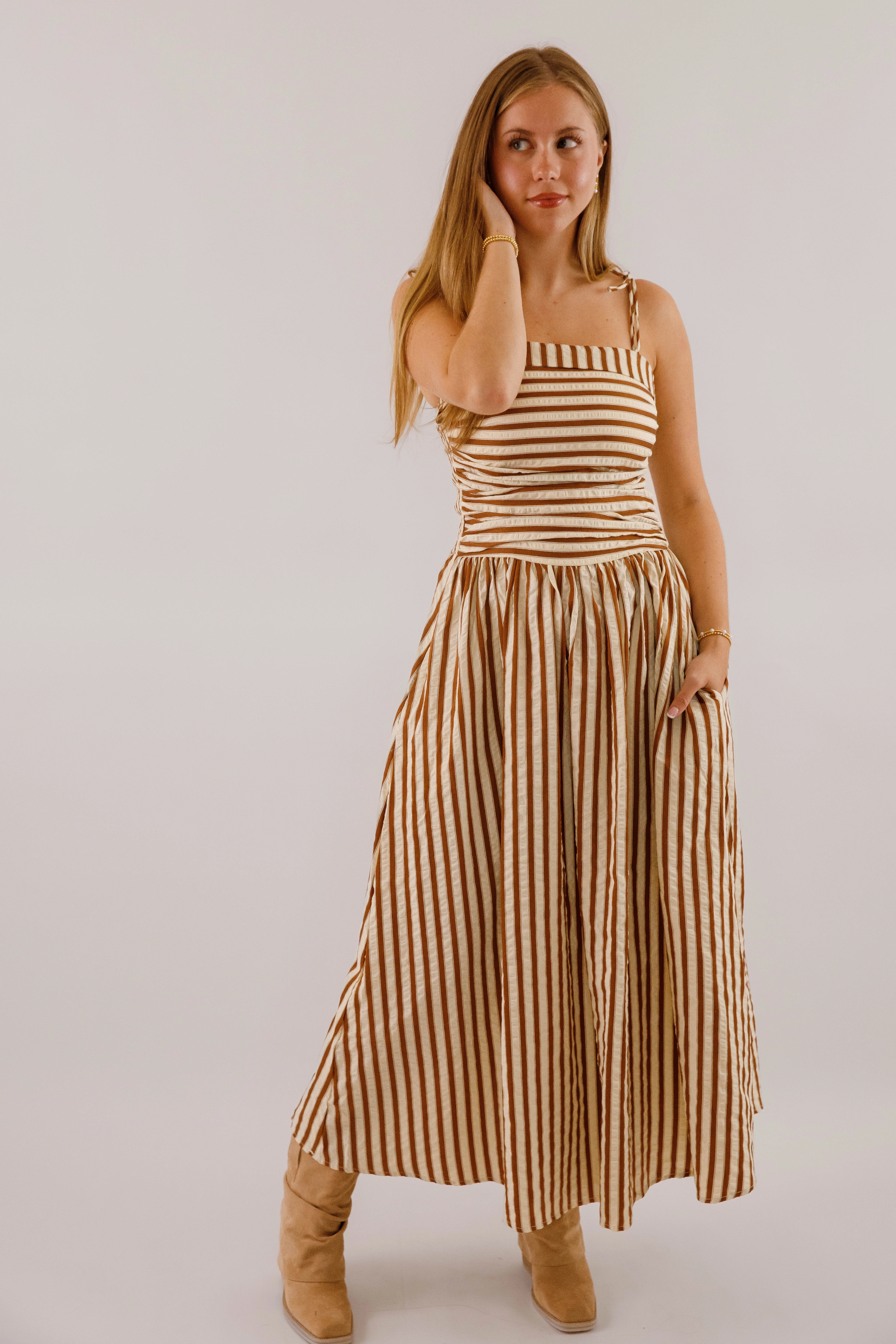 A Twist On Time Midi Dress Color Soft Smart Lines