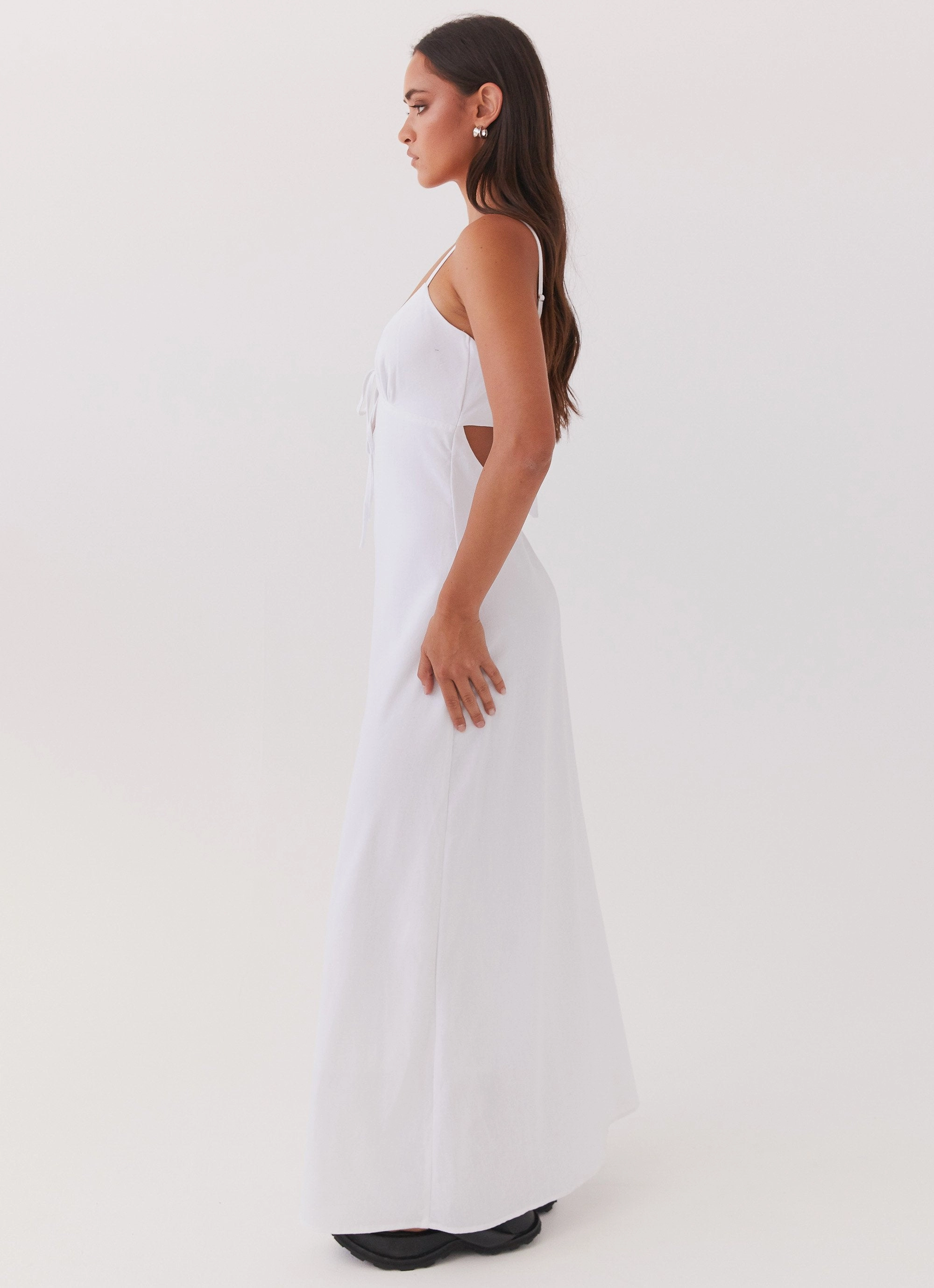 Curve Friendly Flora Linen Maxi Dress - White