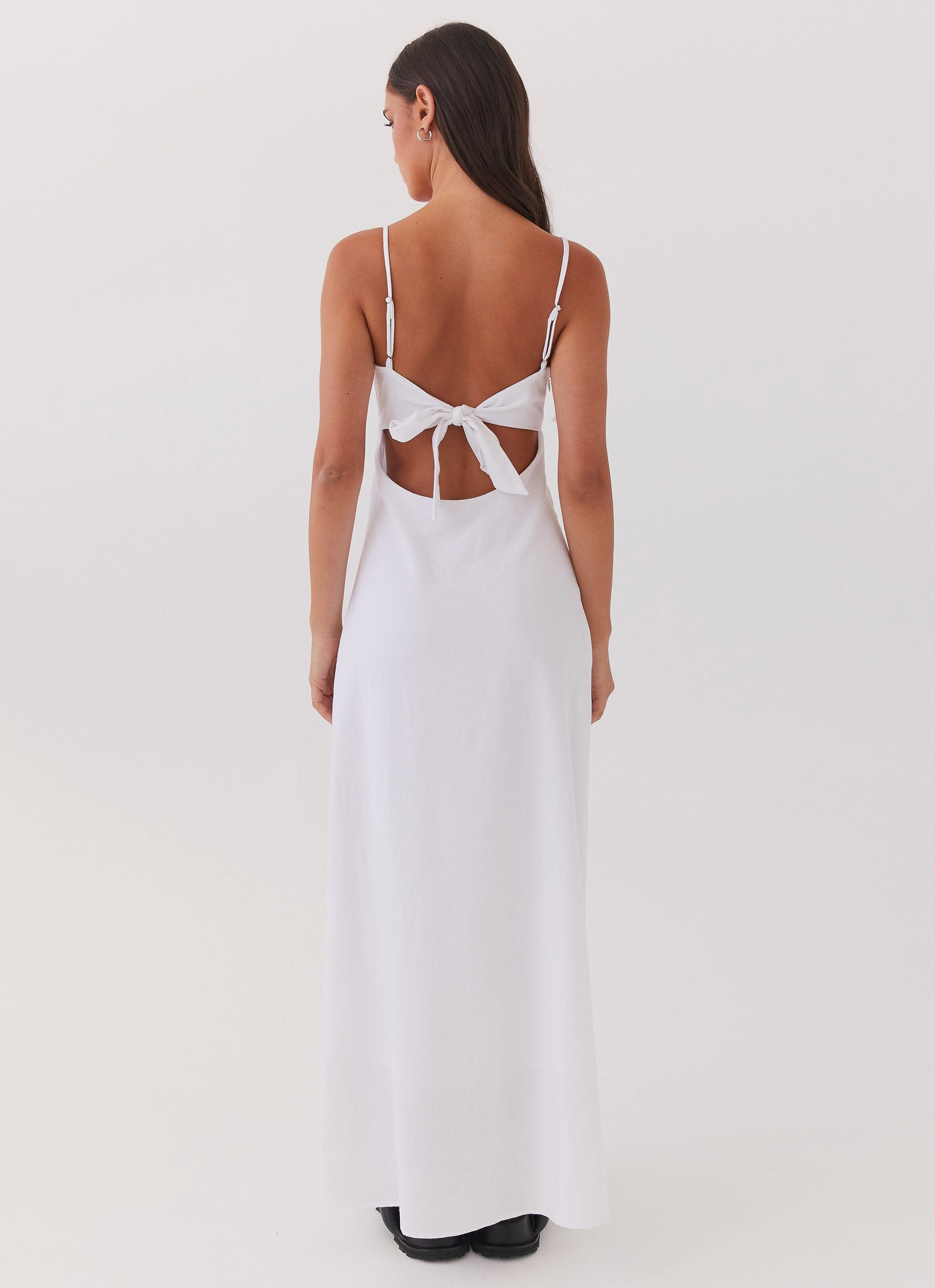 Flora Linen Maxi Dress - White Cool Shape Detachable-Detail