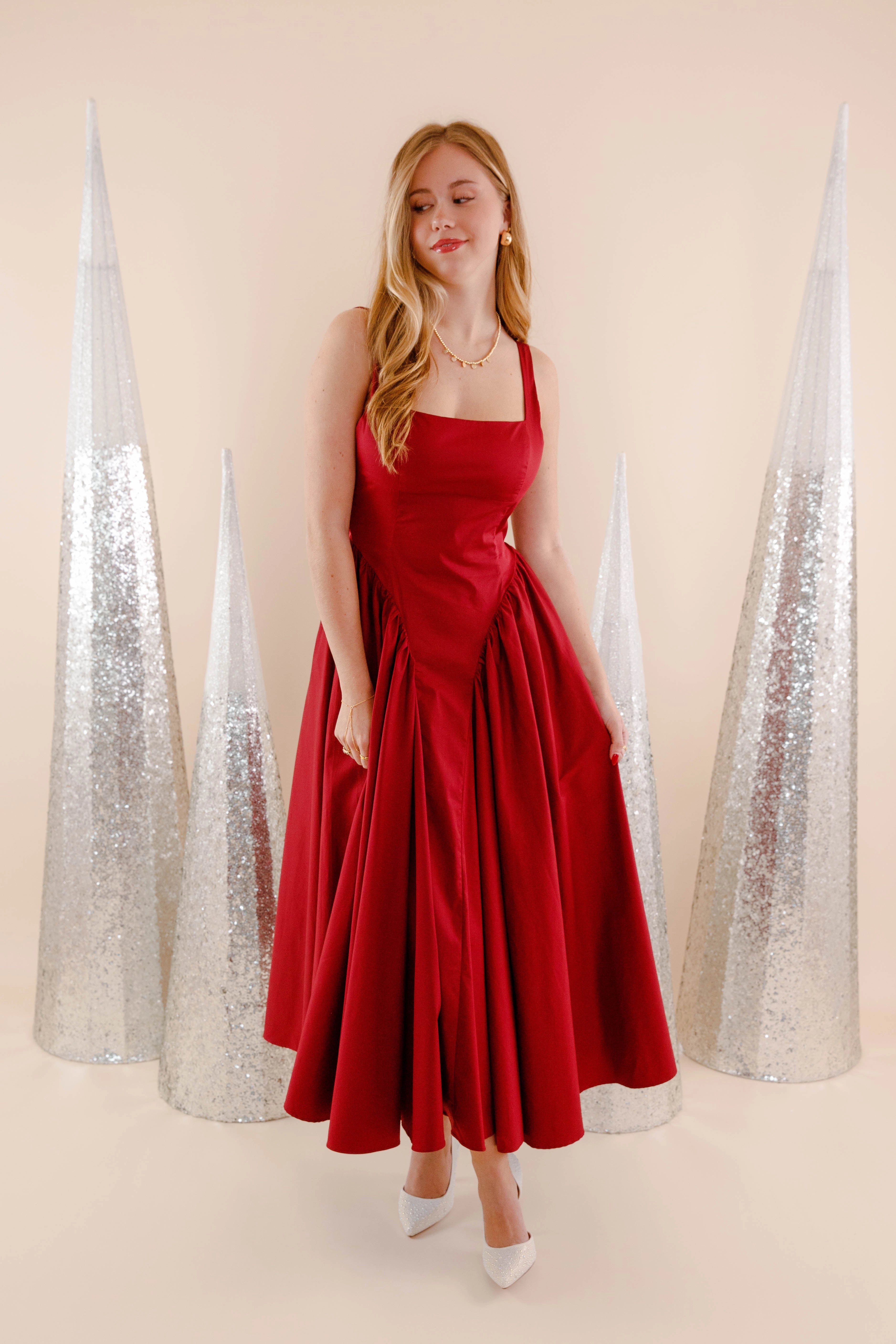 Timeless fitted silhouette Gentle Motion Playing the Game Midi Dress