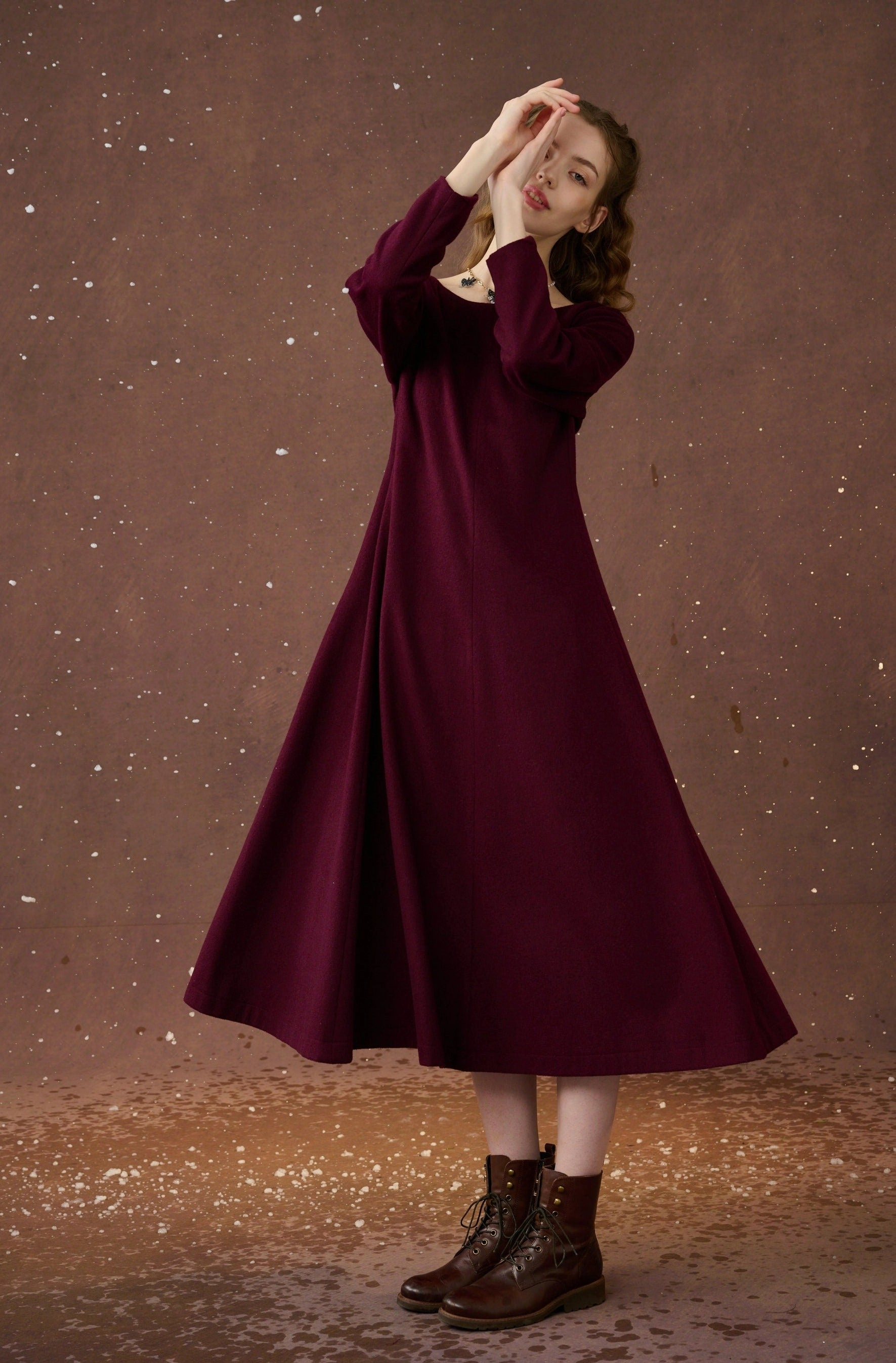 Comfy Wardrobe Unisex style Mistletoe 17 | Vintage wool dress in Purple