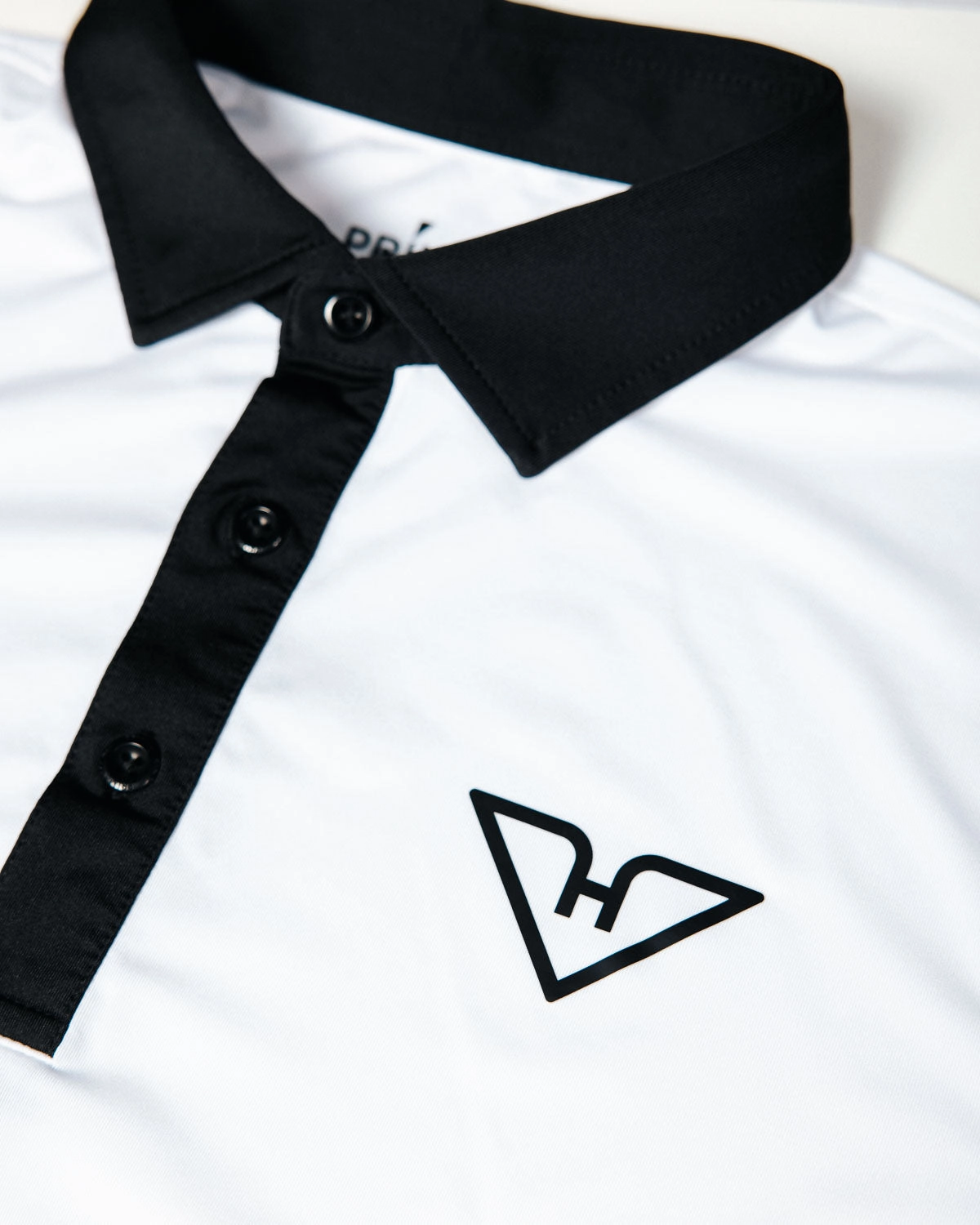 HyFlyers Daybreak Polo OdorResistantTreatment Breathable back panel