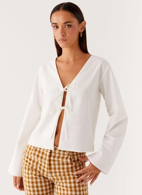 PaddedInsulation MoistureManagementSystem Isabelle Tie Front Top - White