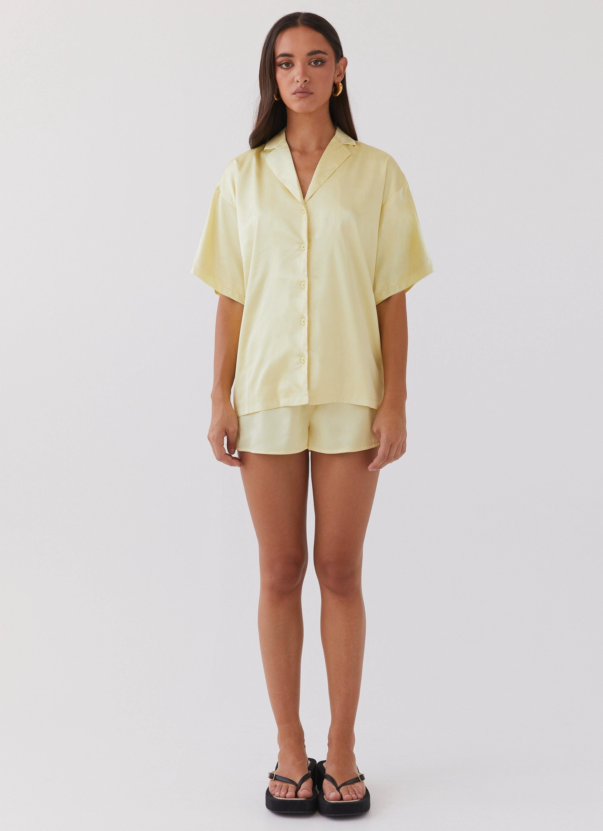 StretchFit Silhouette Julia Satin Oversized Shirt - Lemon