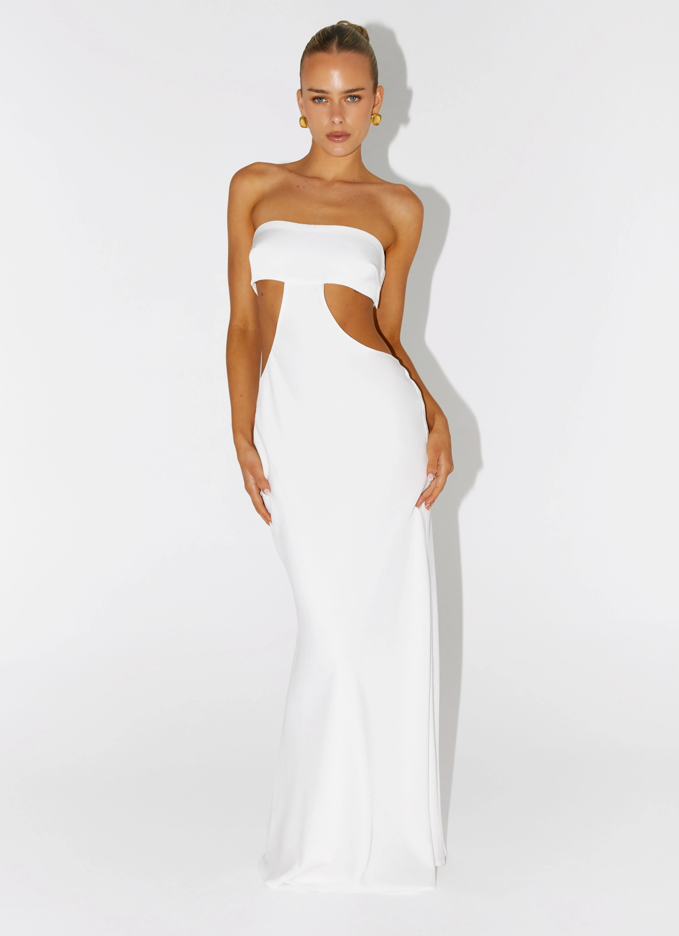 Lightweight-Structure Fit For All Kiss Me Cut Out Maxi - Ivory