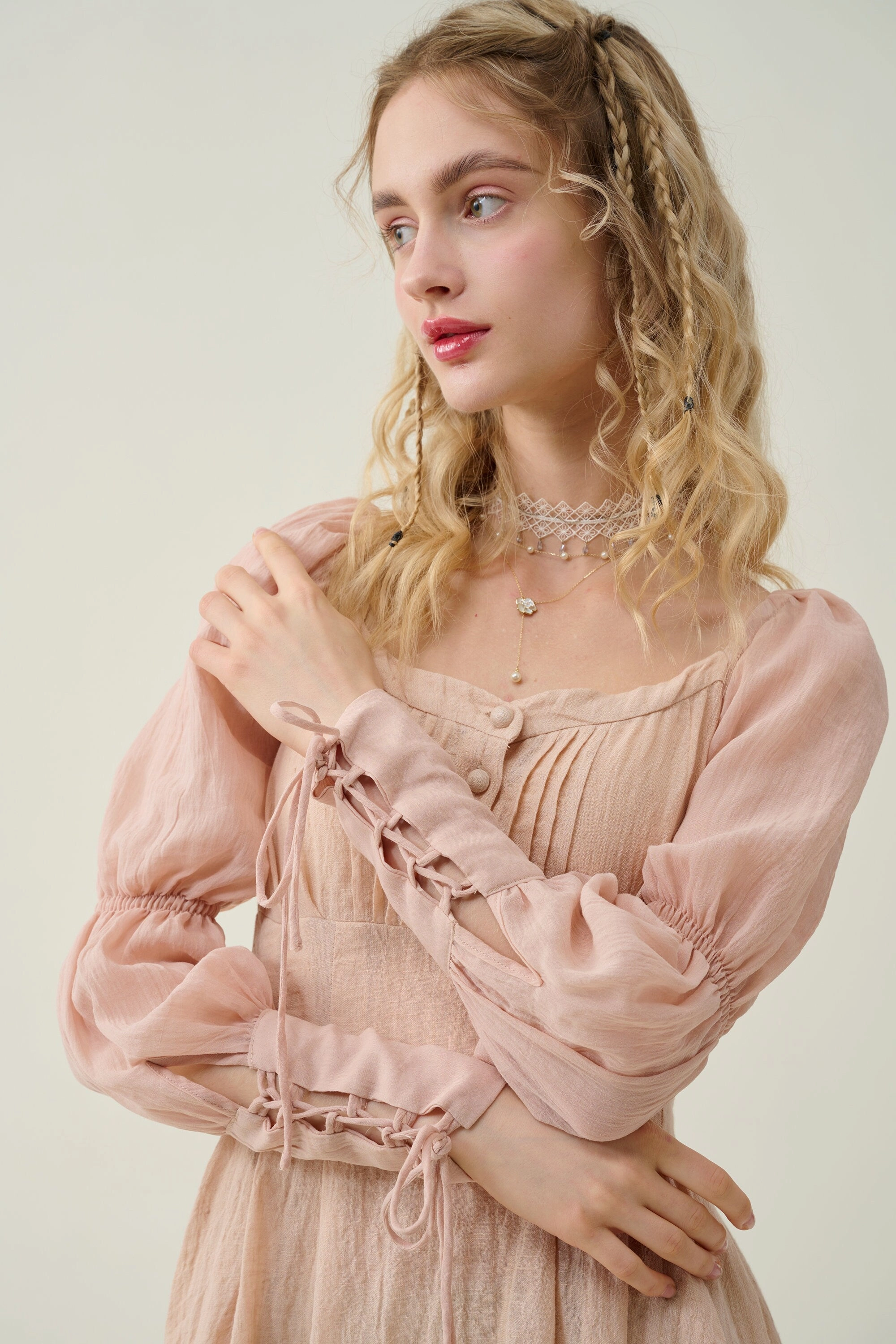 Seamless Technology Sakura 21 | Lace-up maxi linen dress