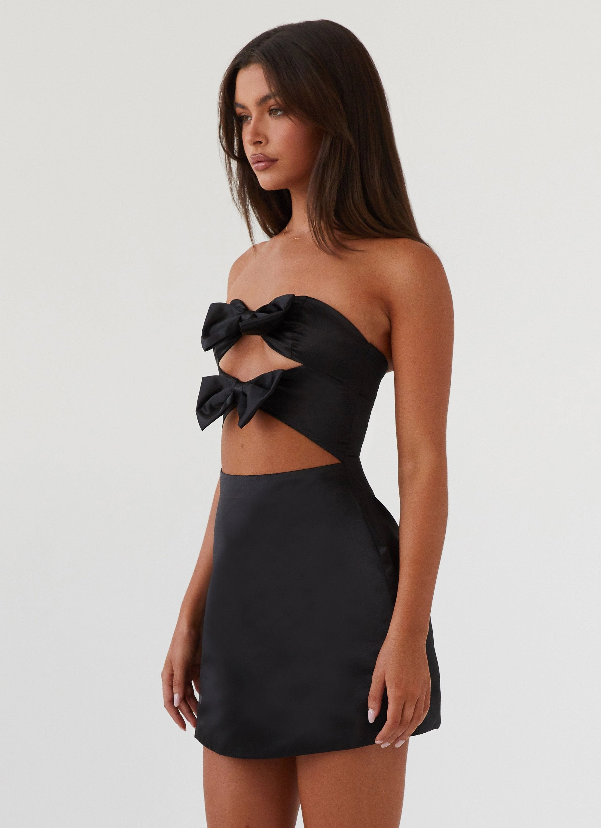 Girl Crush Bow Mini Dress - Black Modern Waist Design Autumn Mood