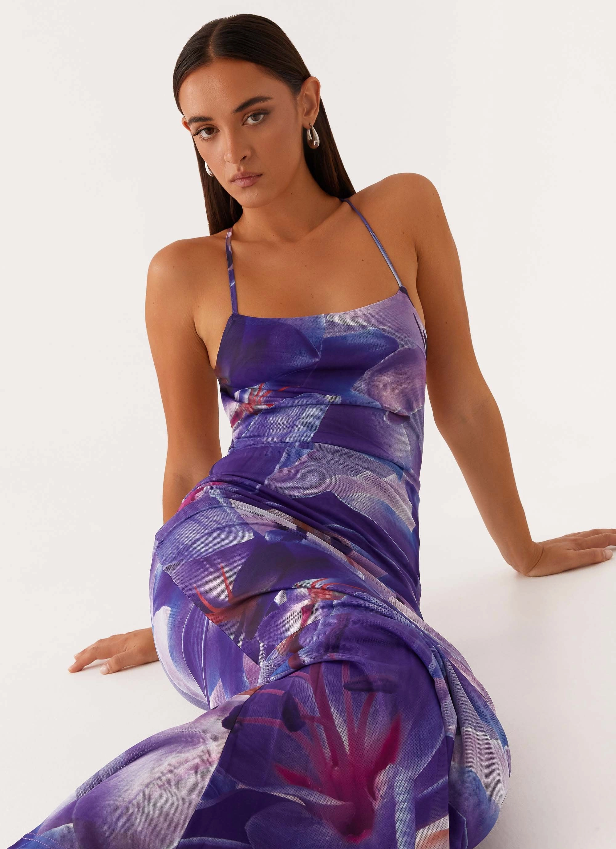 Livia Maxi Dress - Purple White Lilly Chill Comfort Glamorous look