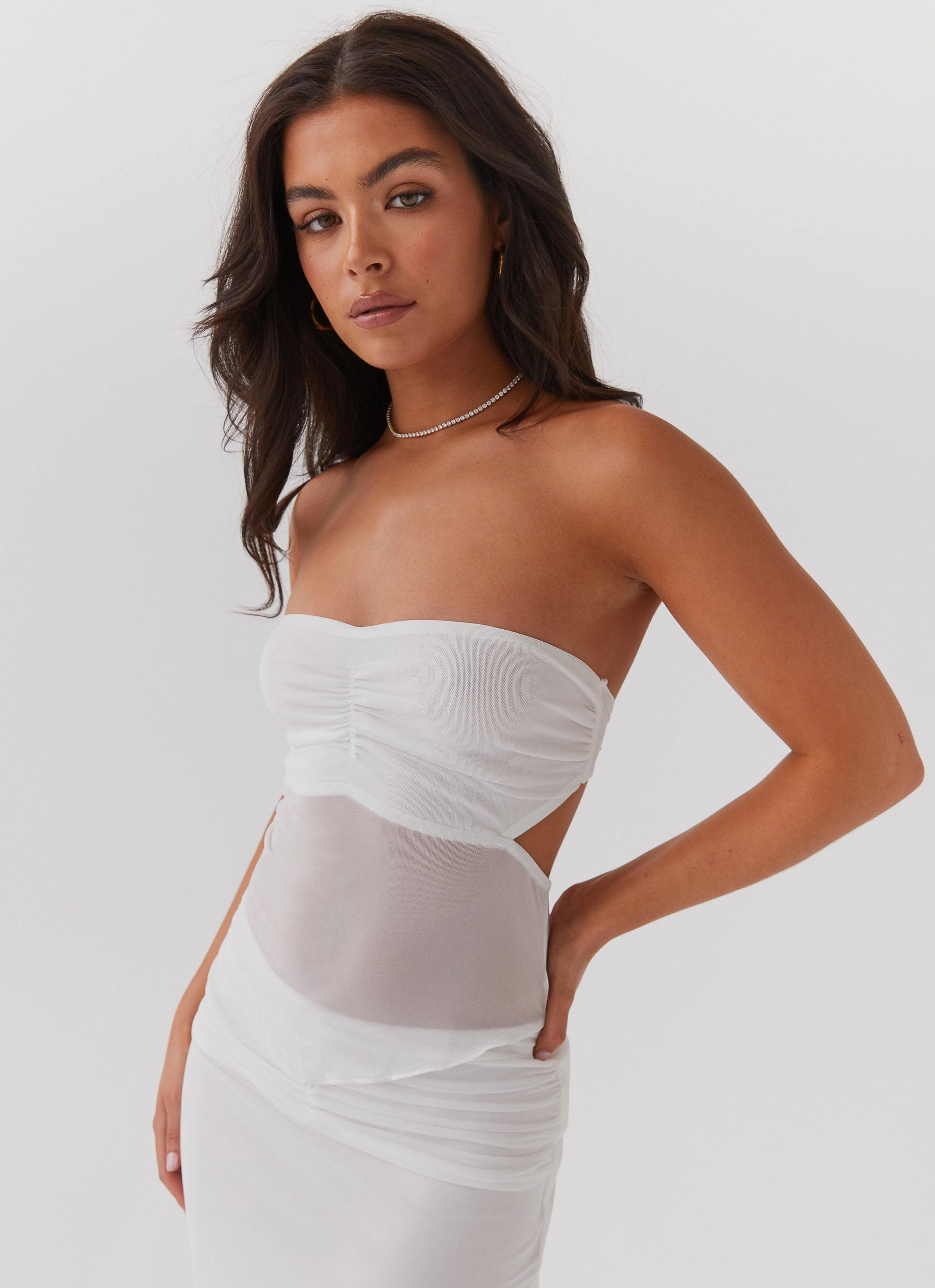 Look At Me Strapless Top - White Crisp Walk Look Insulated Design